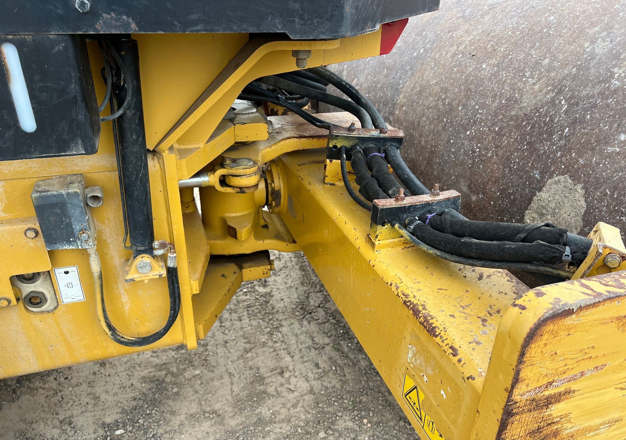 gallery 2008 Caterpillar CS56 single drum vibratory roller
