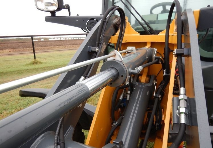 gallery 2018 John Deere 204L Wheel Loader
