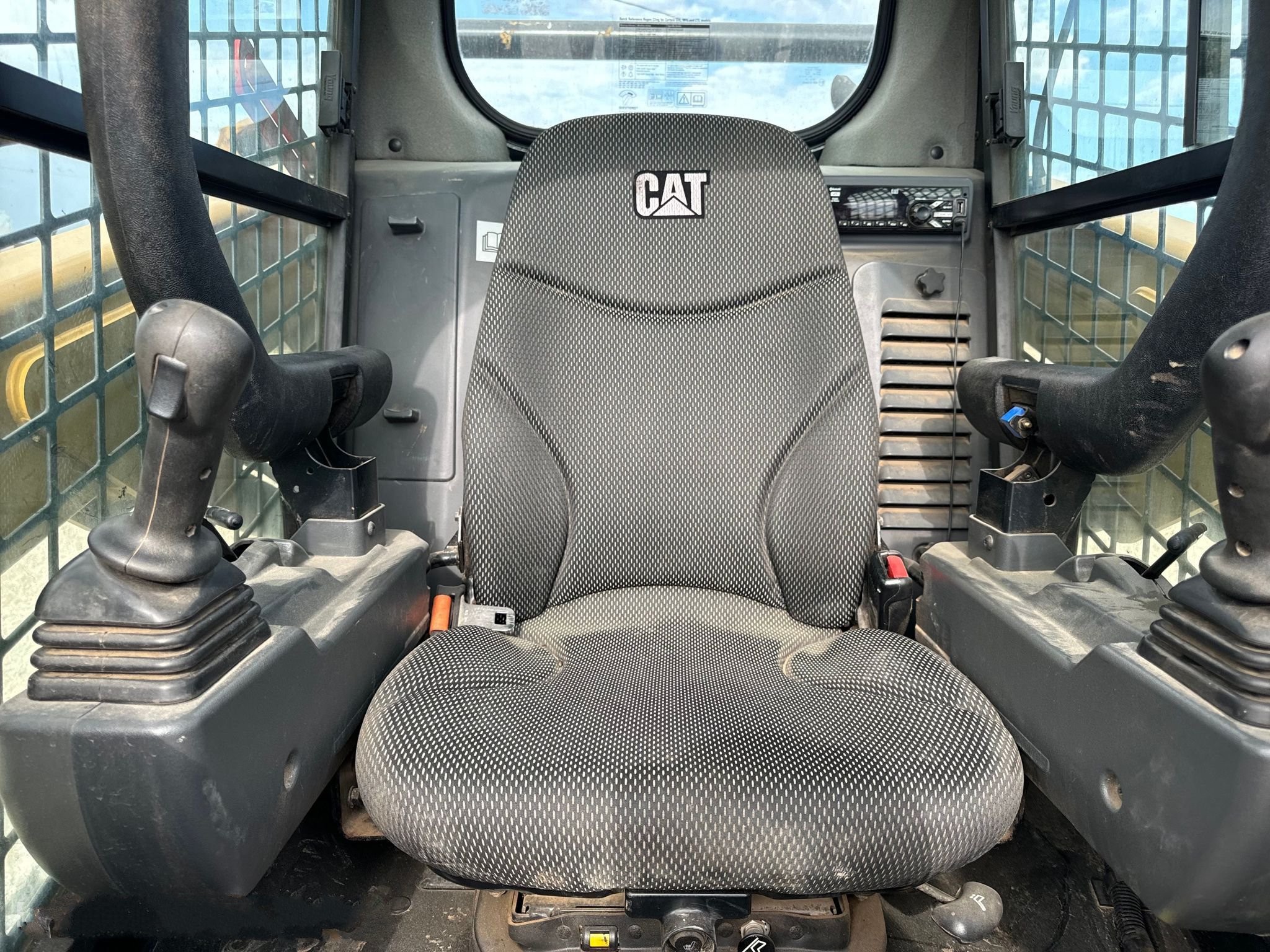 gallery 2019 Caterpillar 259D3 tracked skid steer loader