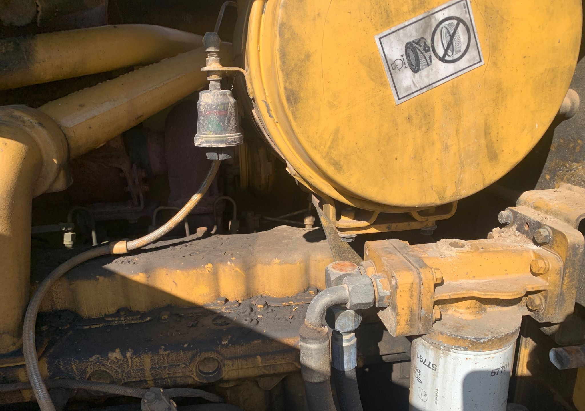 gallery 2001 Caterpillar 140H motor grader