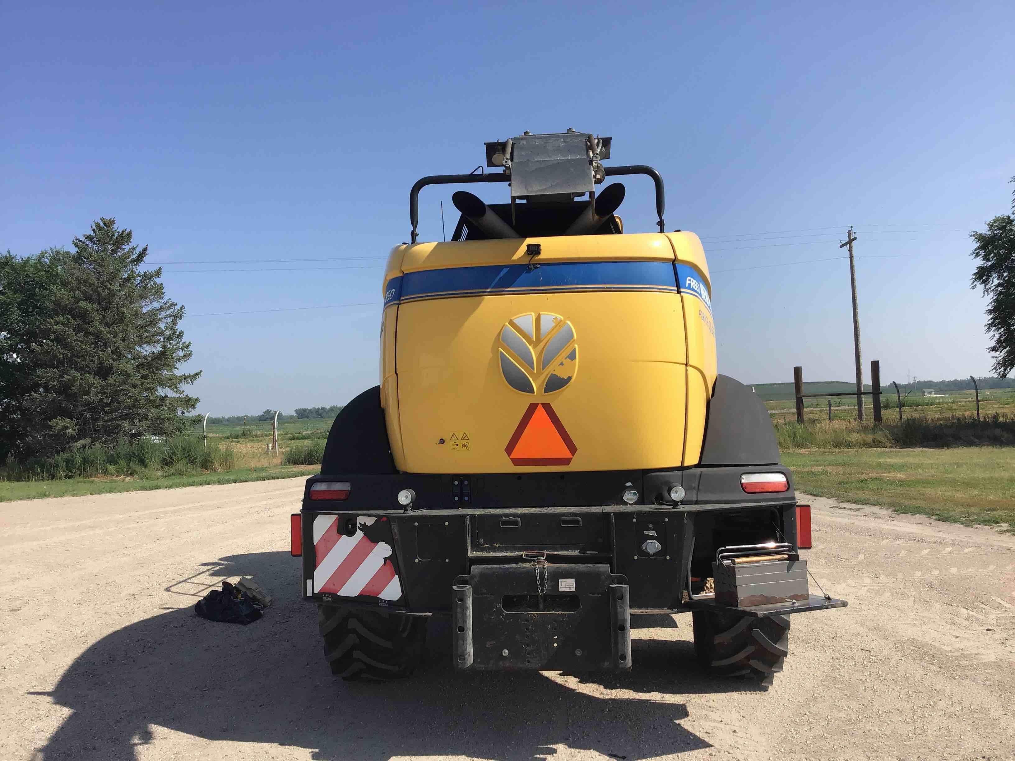 gallery 2016 New Holland FR850 Self-Propelled Forage Harvester