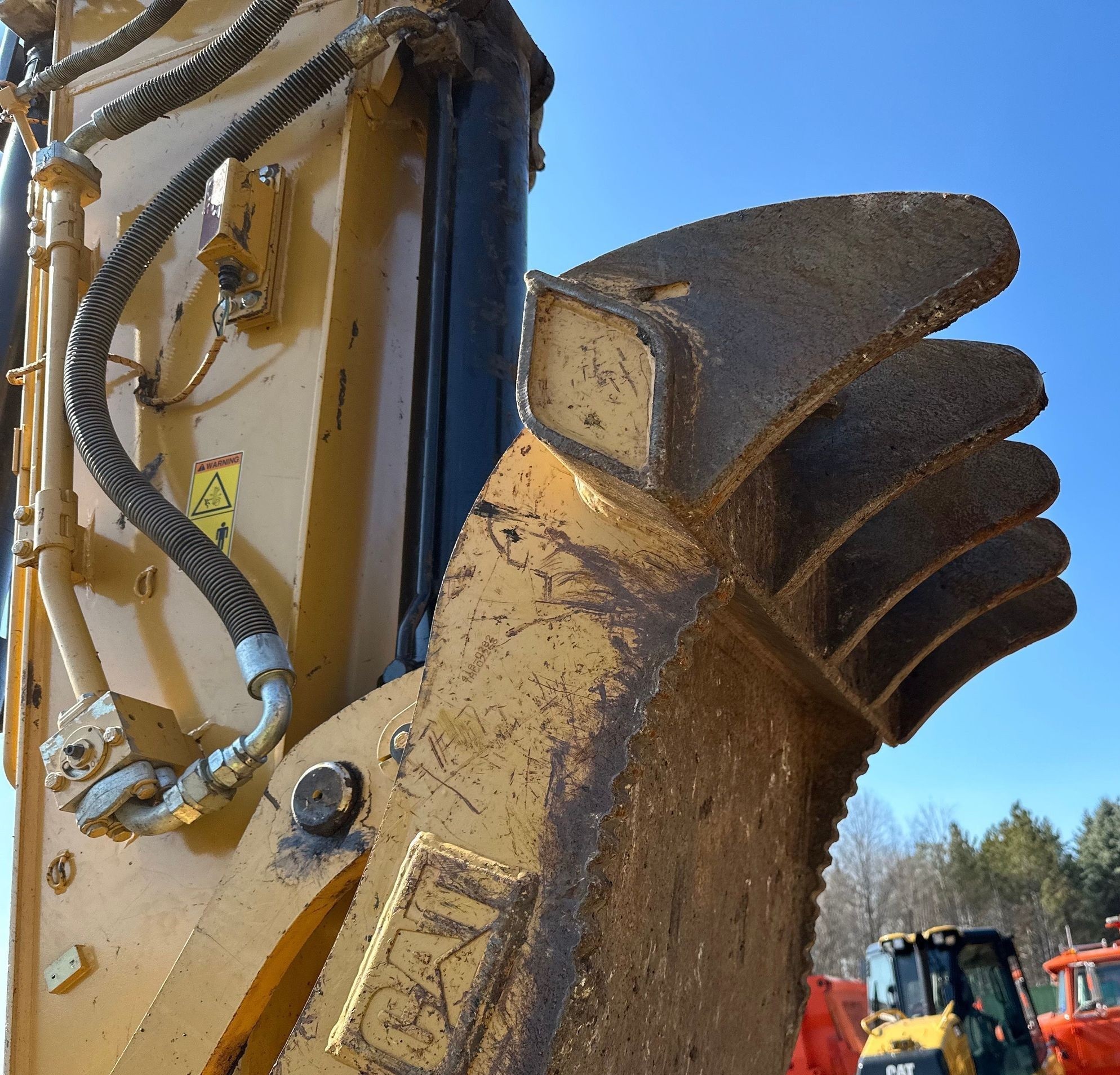 gallery 2015 Caterpillar 323FL excavator