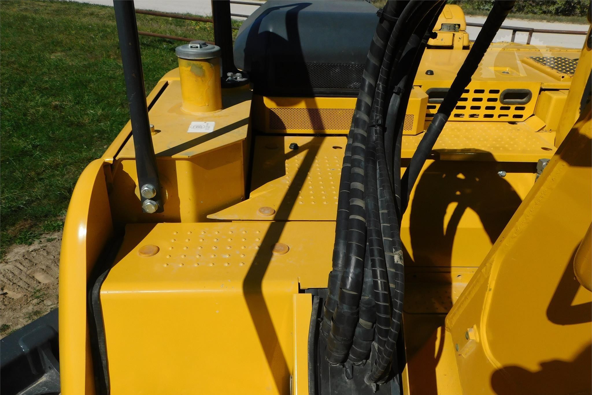 gallery 2016 KOMATSU PC138US LC-11