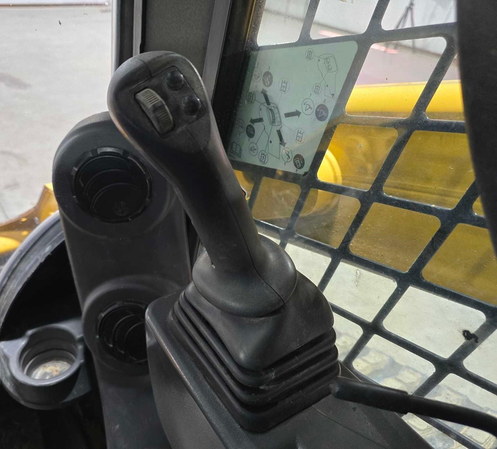 gallery 2020 Caterpillar 289D3 skid steer