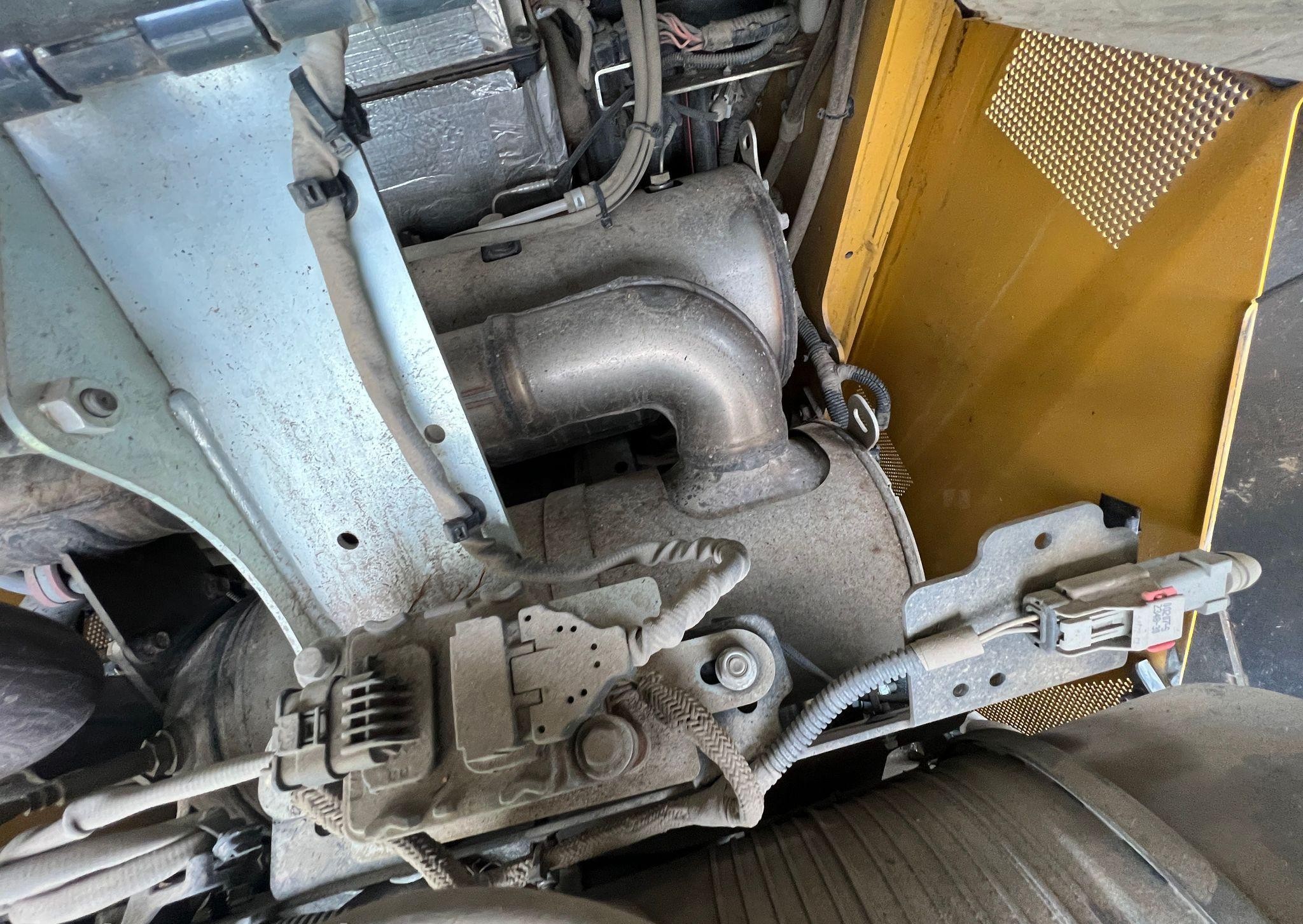 gallery 2019 John Deere 333G  tracked skid steer loader