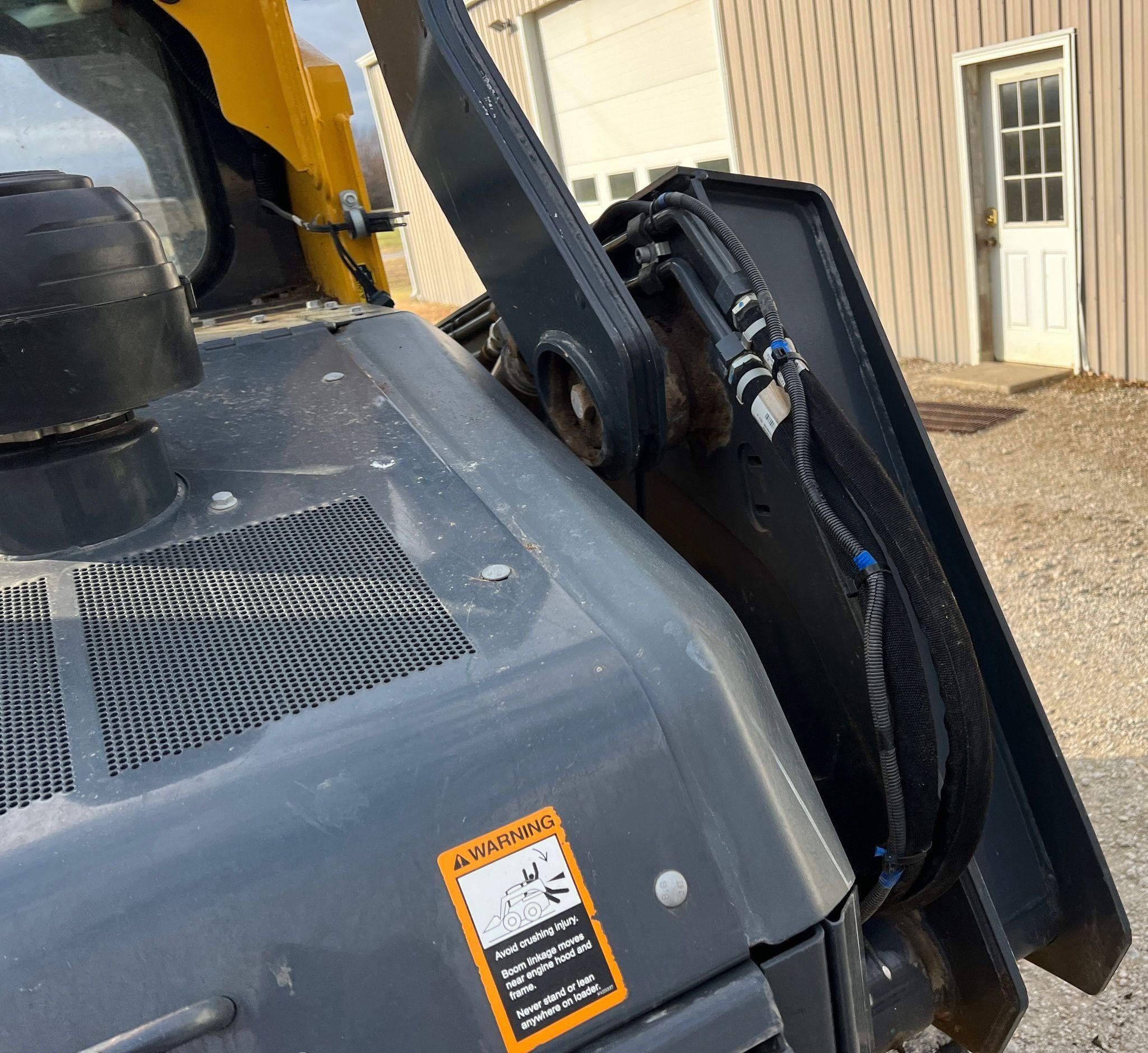 gallery 2019 John Deere 333G  tracked skid steer loader