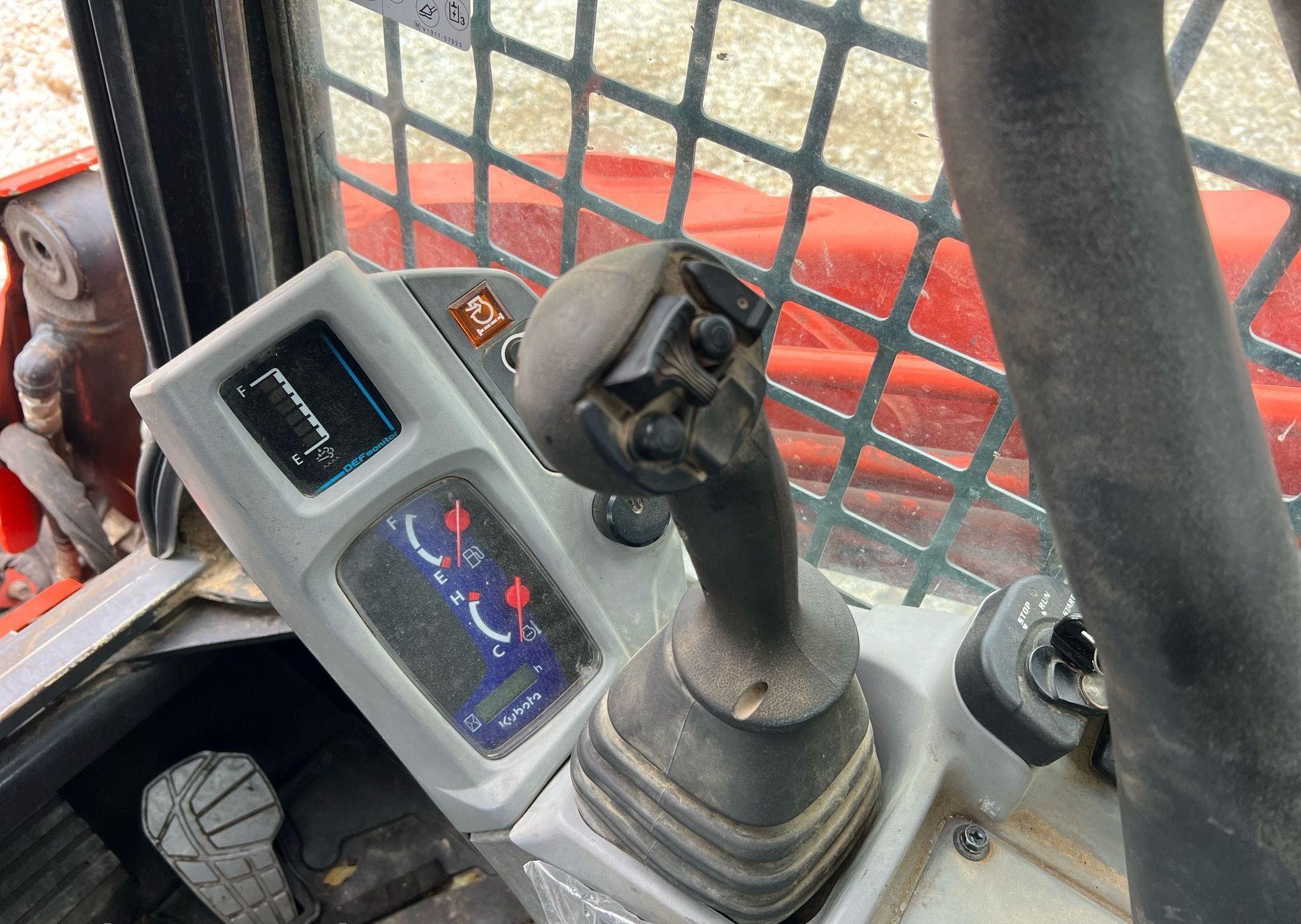 gallery 2019 Kubota SVL95-2S tracked skid steer loader