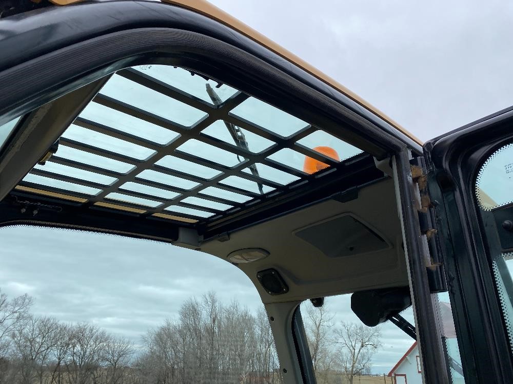 gallery 2019 Caterpillar TH408D 4x4x4 Handler