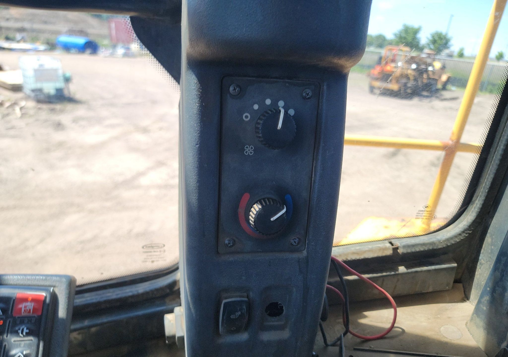 gallery 2012 John Deere 744K wheel loader
