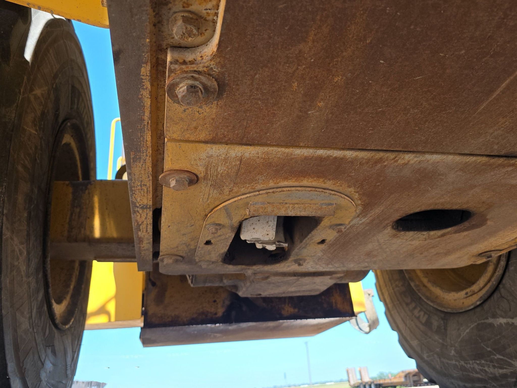 gallery 2014 John Deere 824K Wheel Loader
