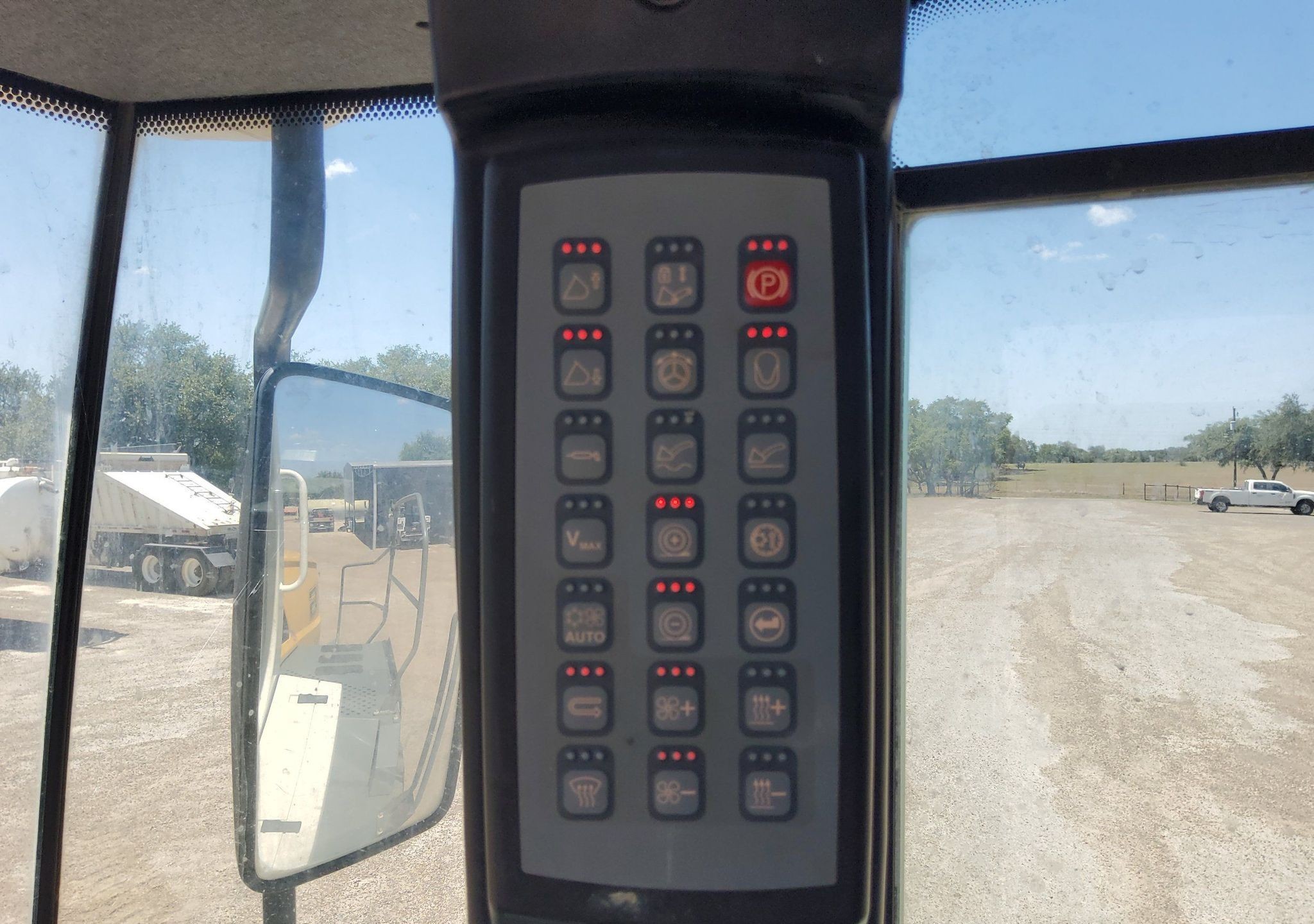 gallery 2017 Liebherr L586 wheel loader