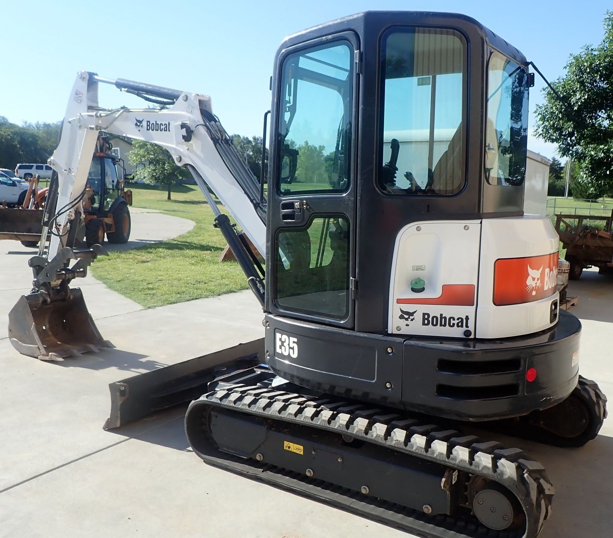 gallery 2015 Bobcat E35  mini excavator