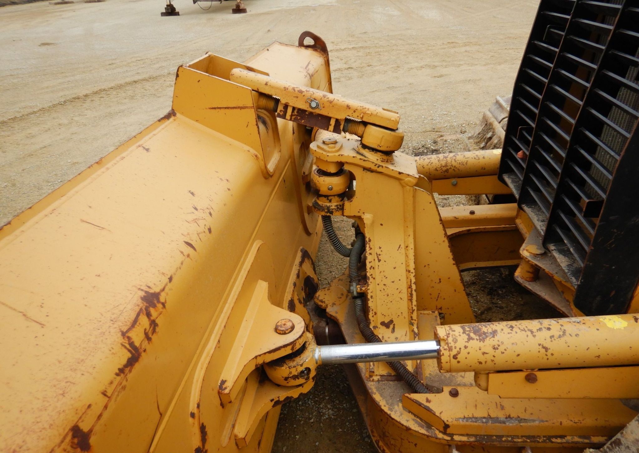 gallery 2011 Caterpillar D5K LGP dozer
