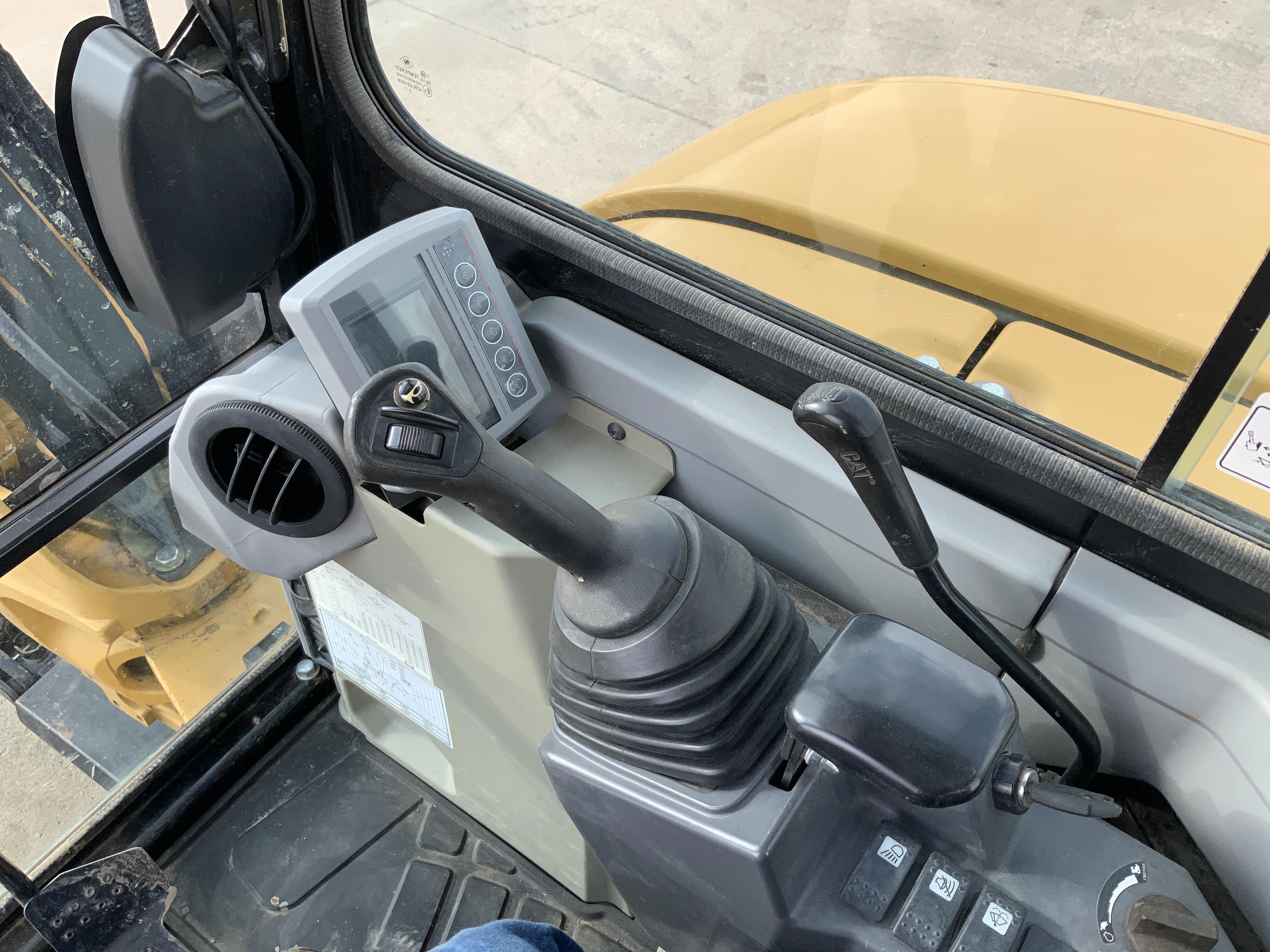 gallery 2014 Caterpillar 305E Mini Excavator