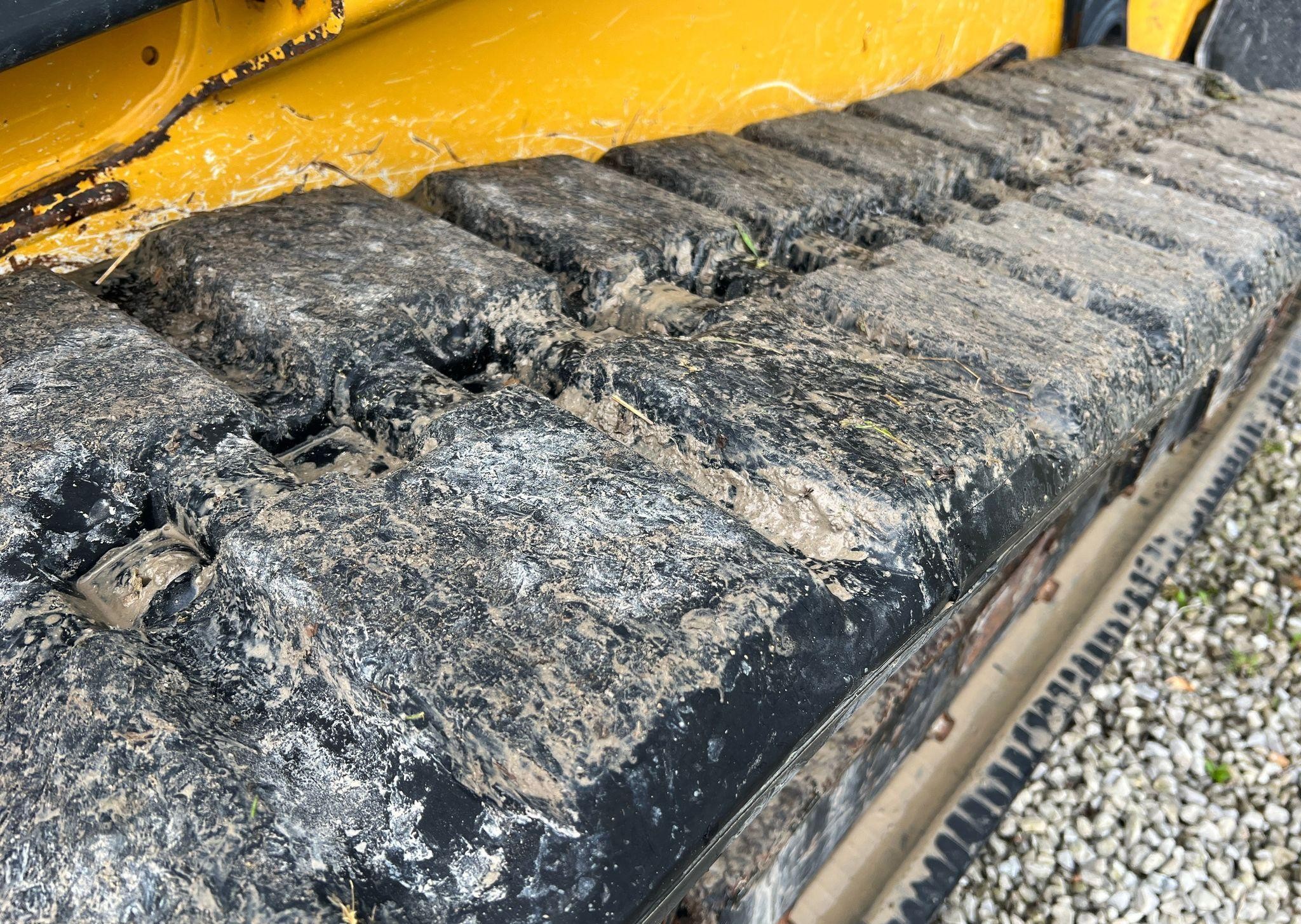 gallery 2017 John Deere 333G skid steer loader