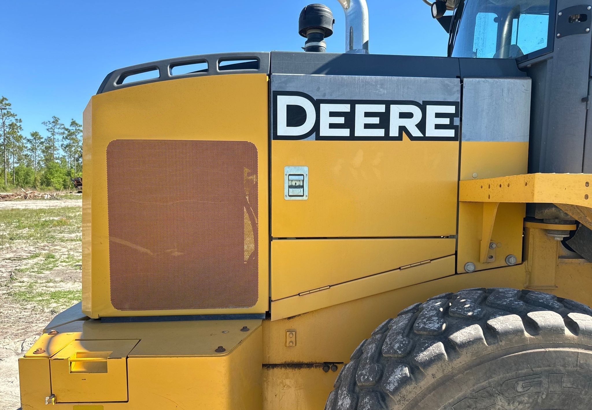 gallery 2014 John Deere 624K wheel loader