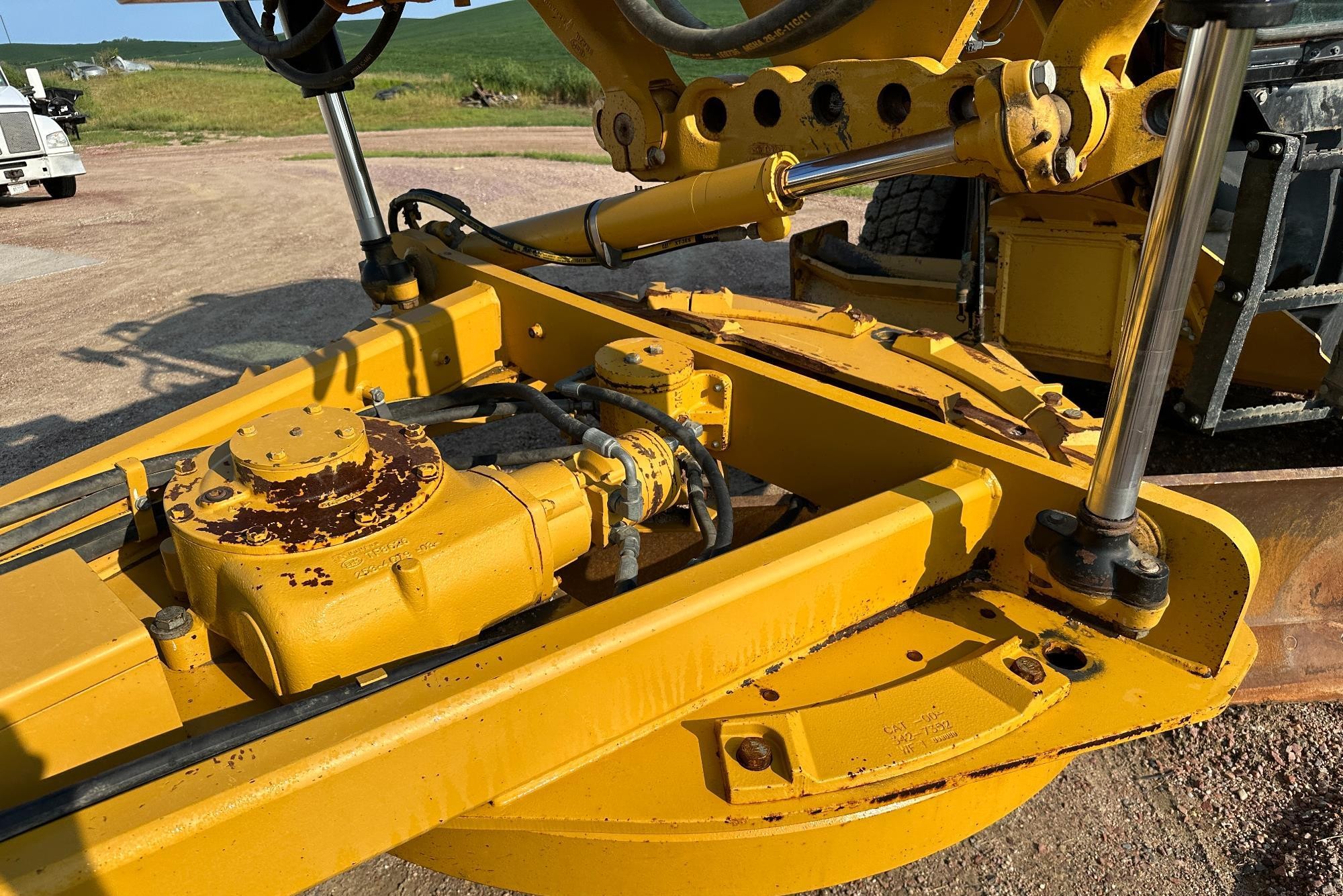 gallery 2014 Caterpillar 140M2 VHP Plus Motor Grader