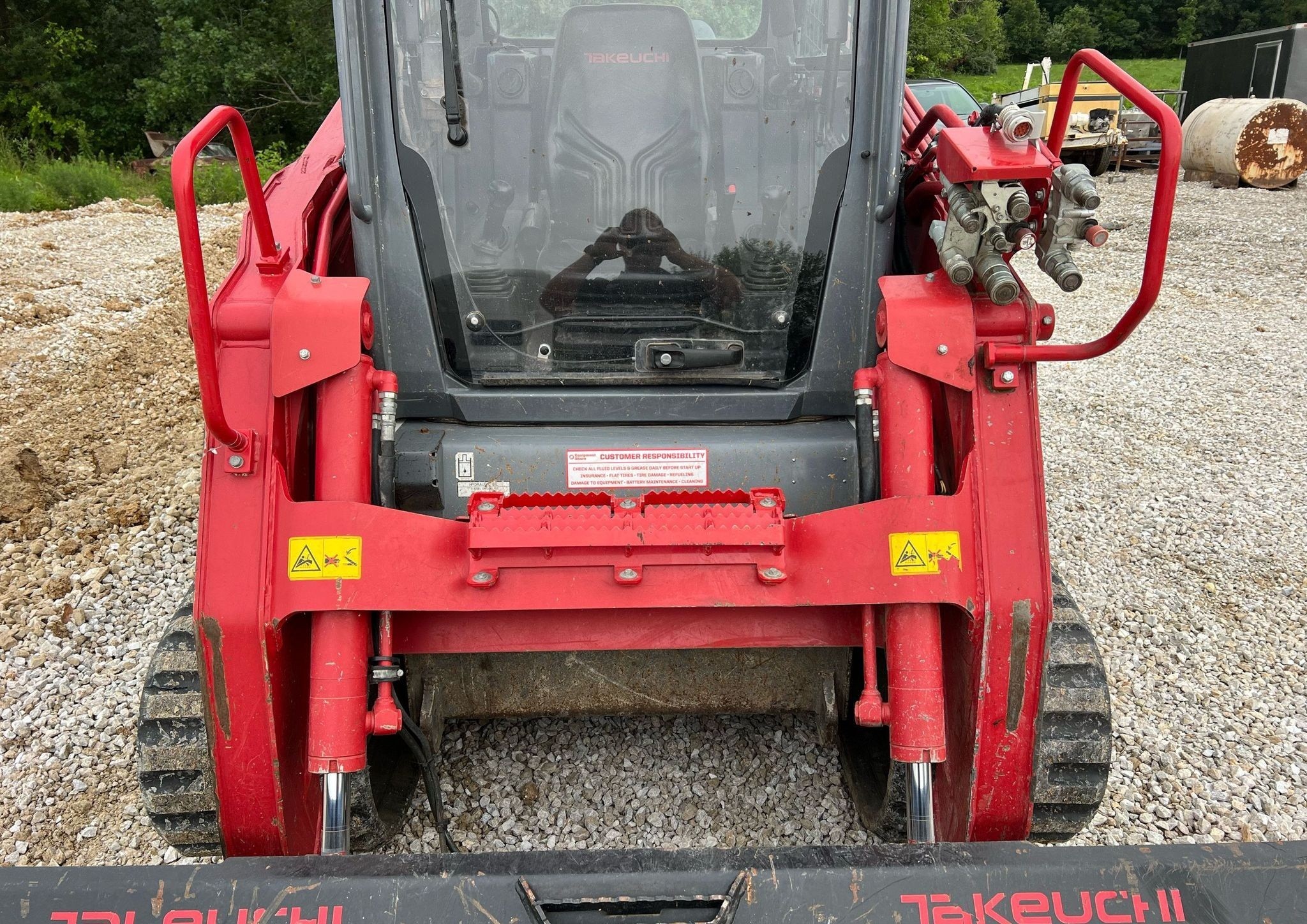 gallery 2020 Takeuchi TL12R2 tracked skid steer loader