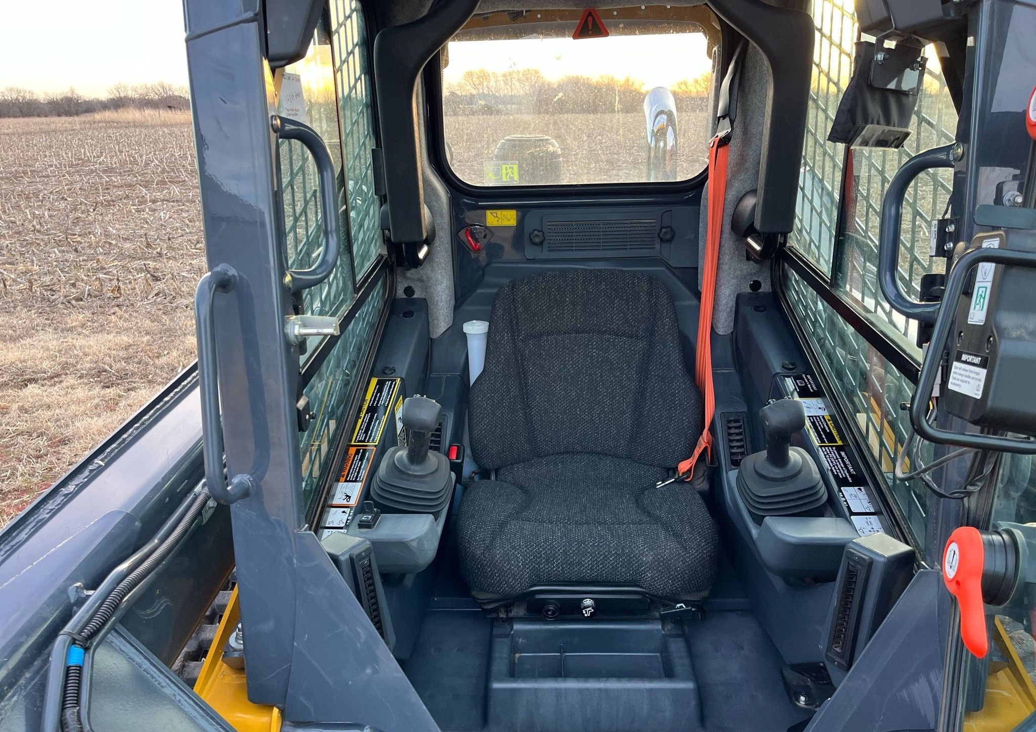 gallery 2019 John Deere 325G tracked skid steer loader