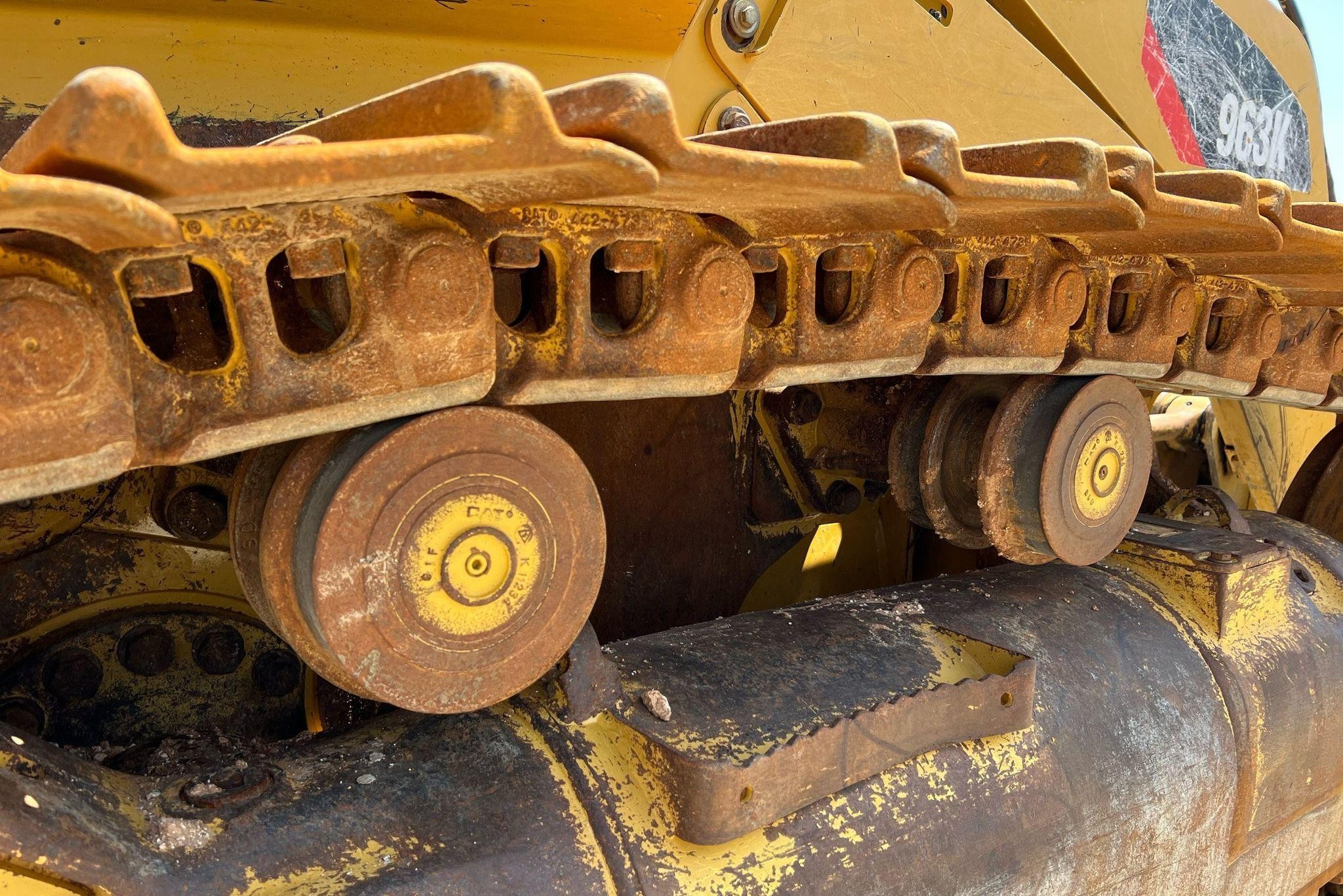 gallery 2016 Caterpillar 963K track loader