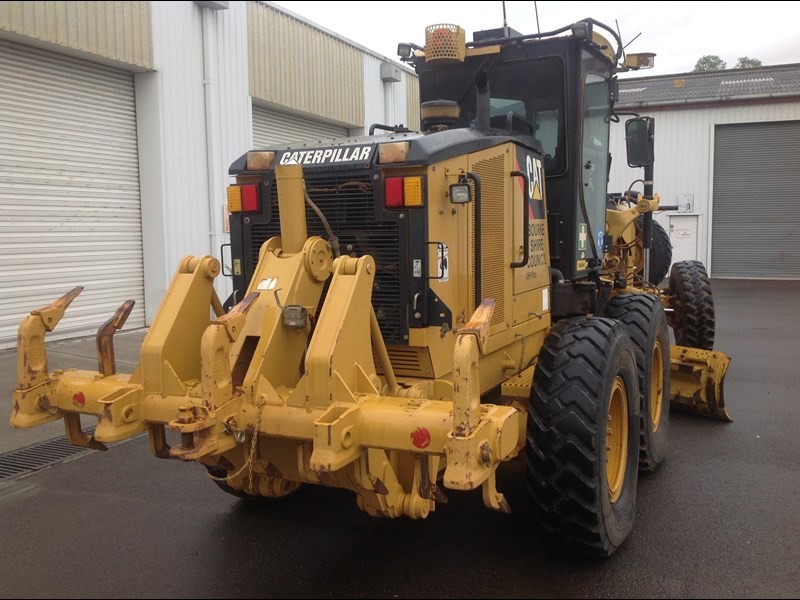 gallery 2009 Caterpillar 12M Grader