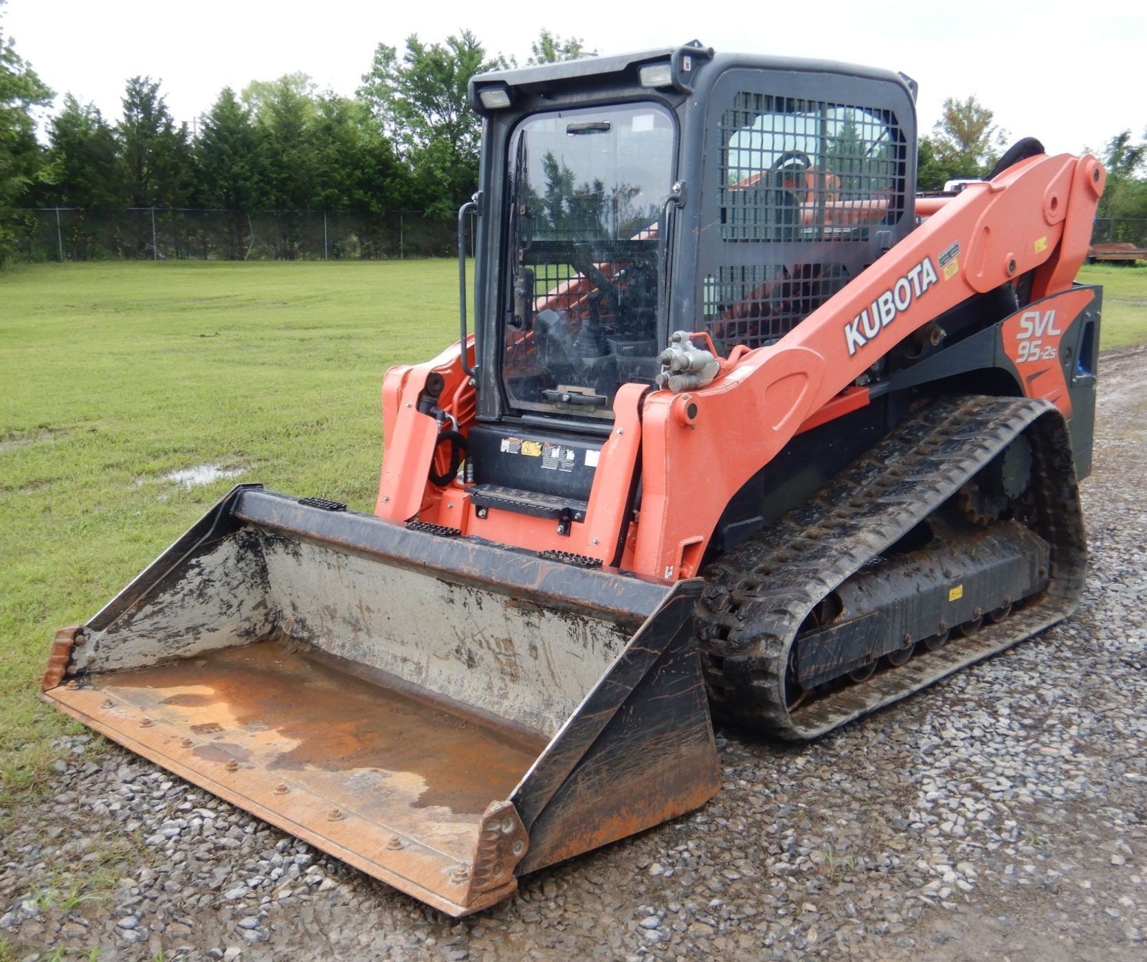gallery 2017 Kubota SVL 95-2S skid steer loader