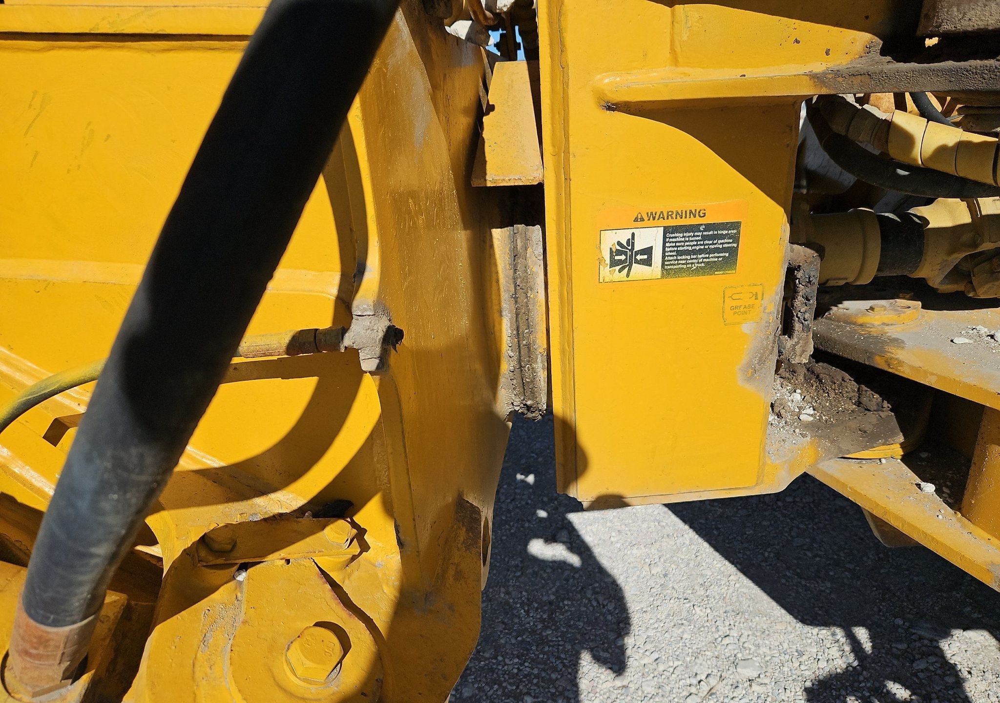 gallery 2000 John Deere 400C haul truck
