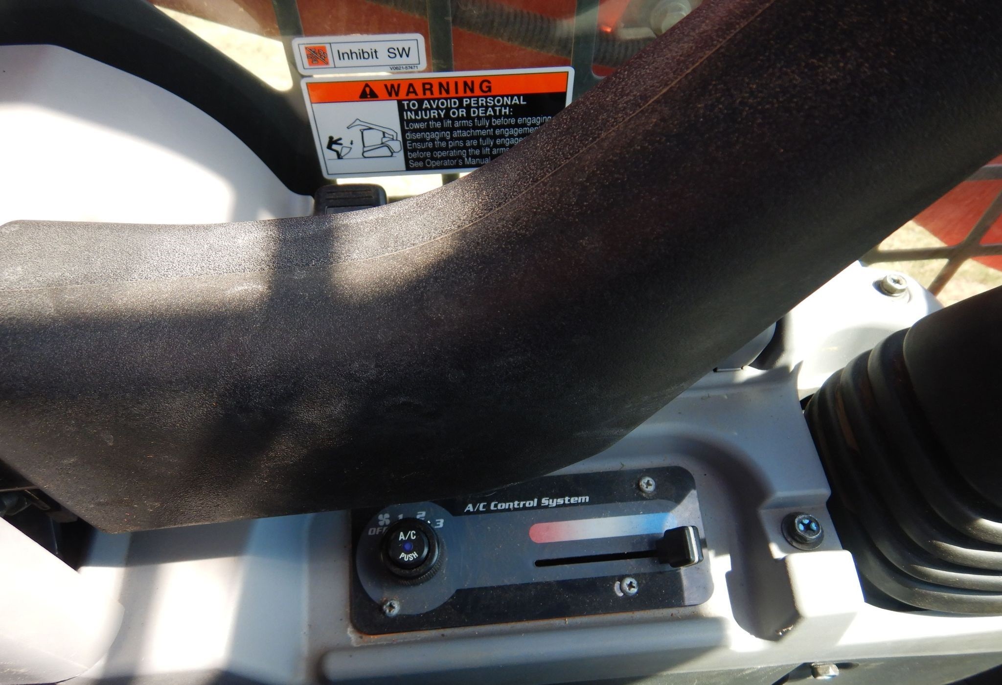gallery 2021 Kubota SVL75-2  tracked skid steer loader