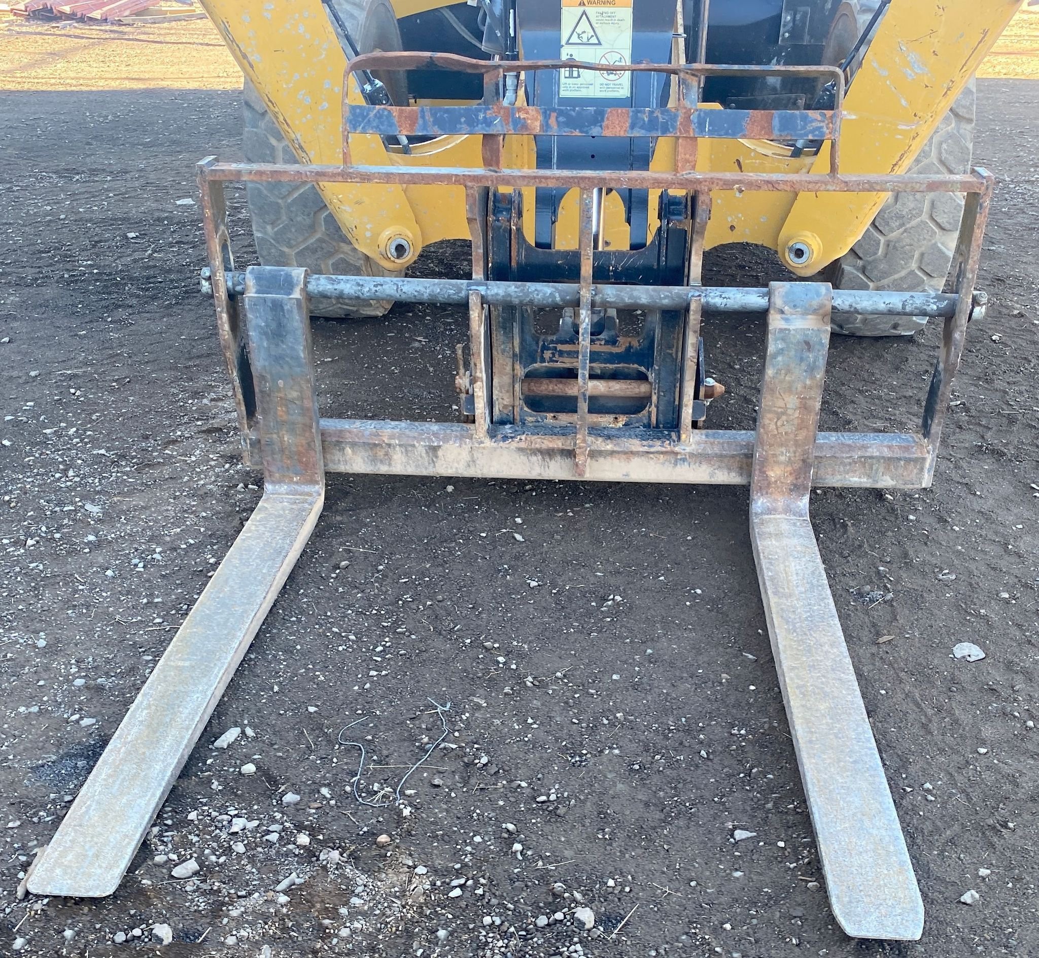 gallery 2017 Caterpillar TL1055D telehandler