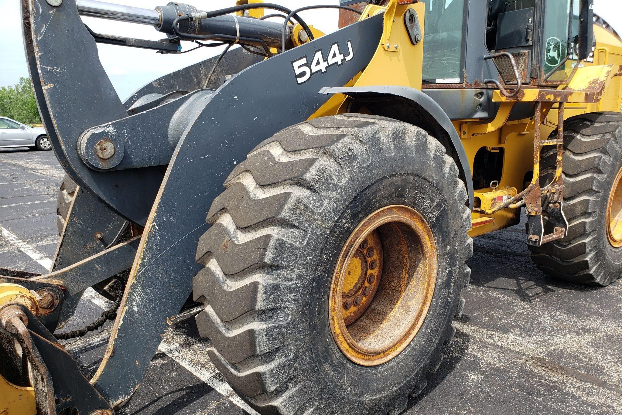 gallery 2004 John Deere 544J wheel loader