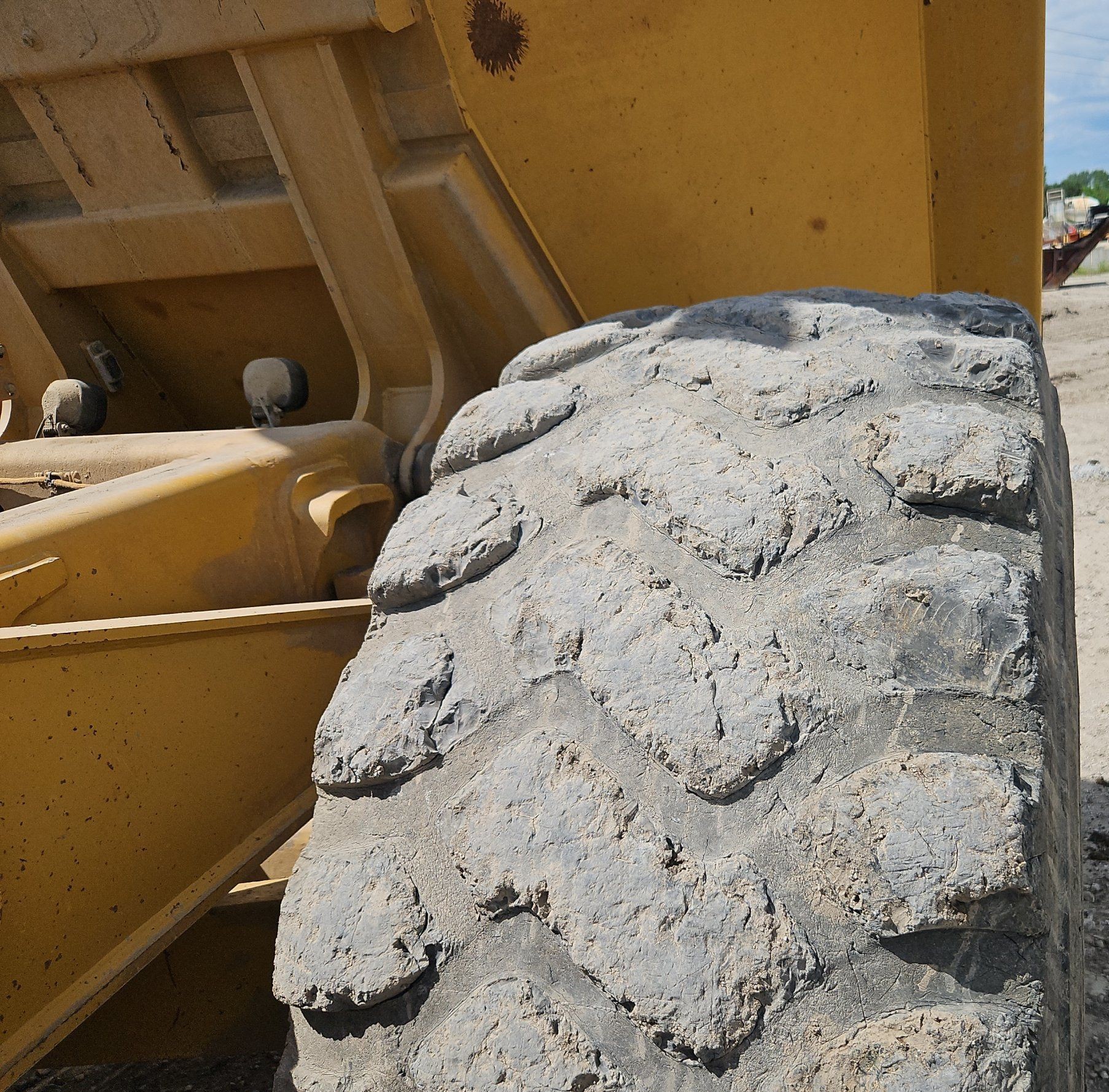 gallery 2013 Caterpillar 740B haul truck