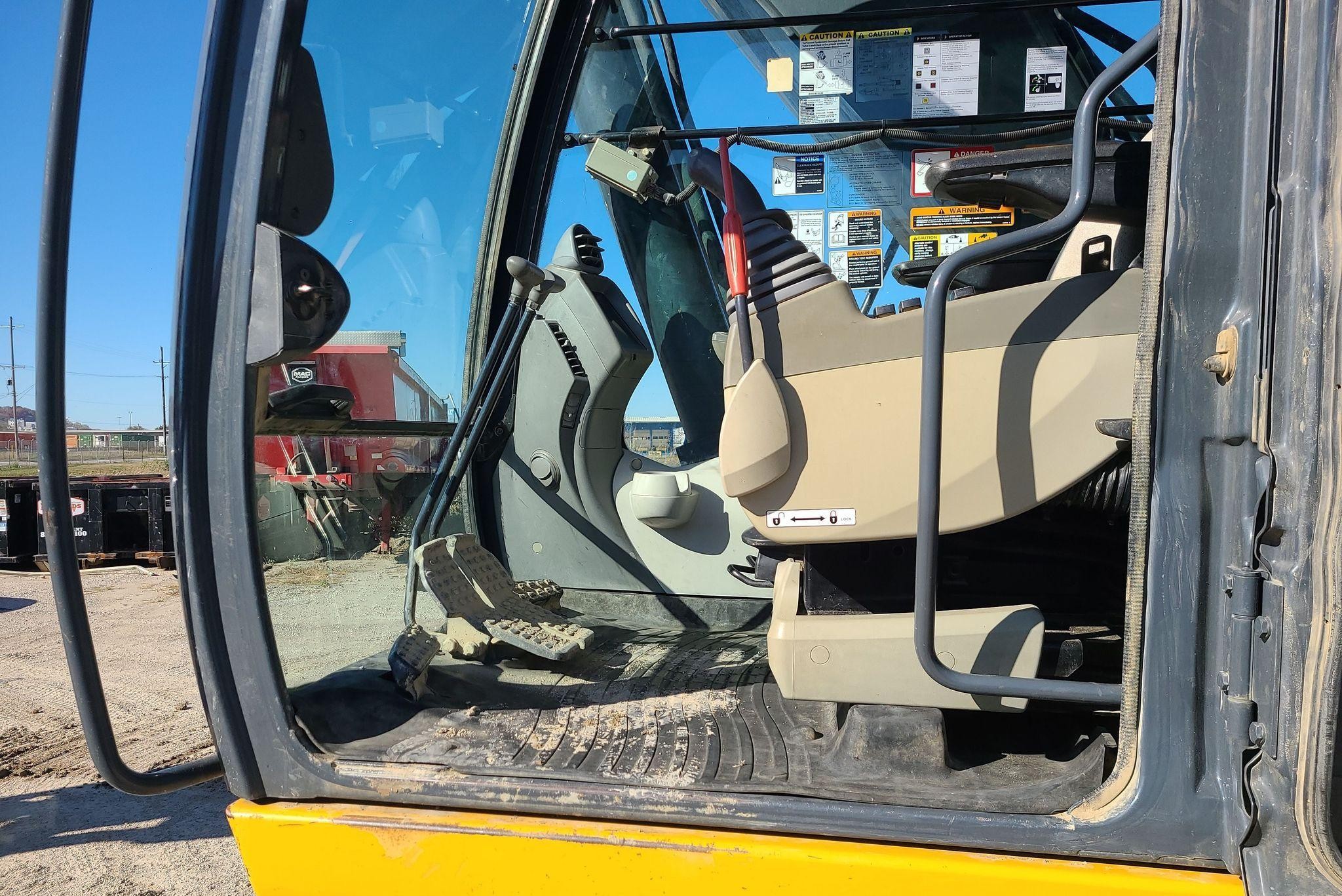 gallery 2014 John Deere 350G LC excavator
