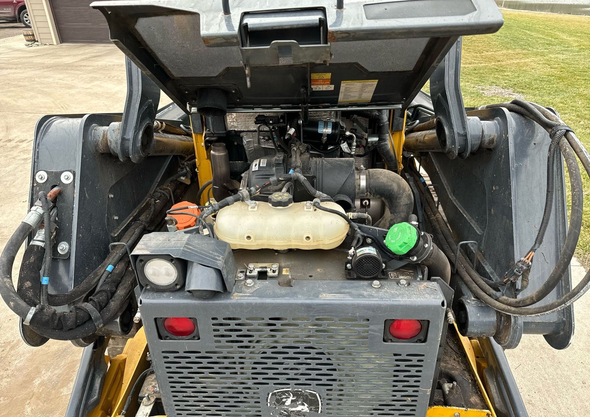 gallery 2021 John Deere 325g tracked skidsteer