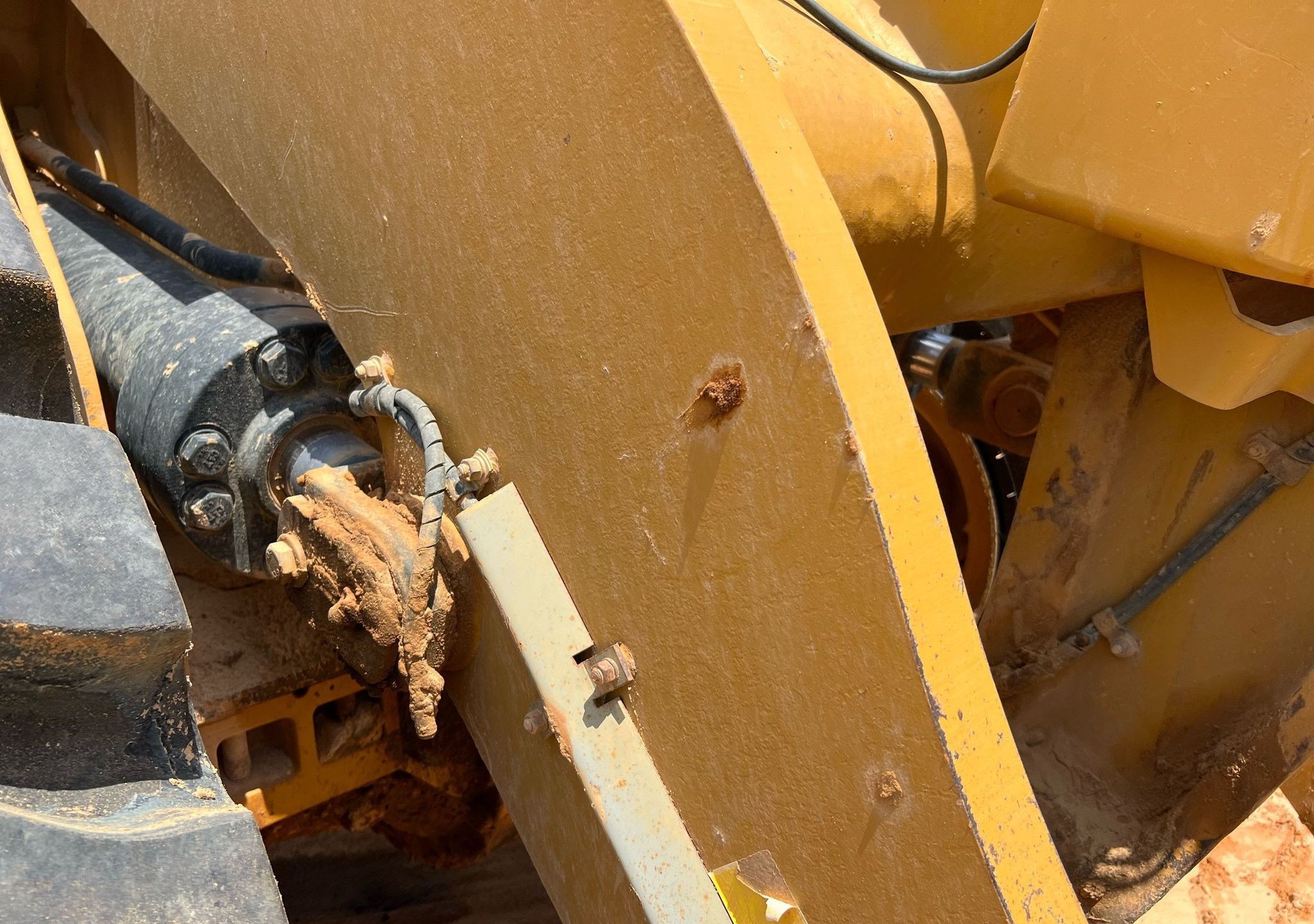 gallery 2013 Caterpillar 966K wheel loader