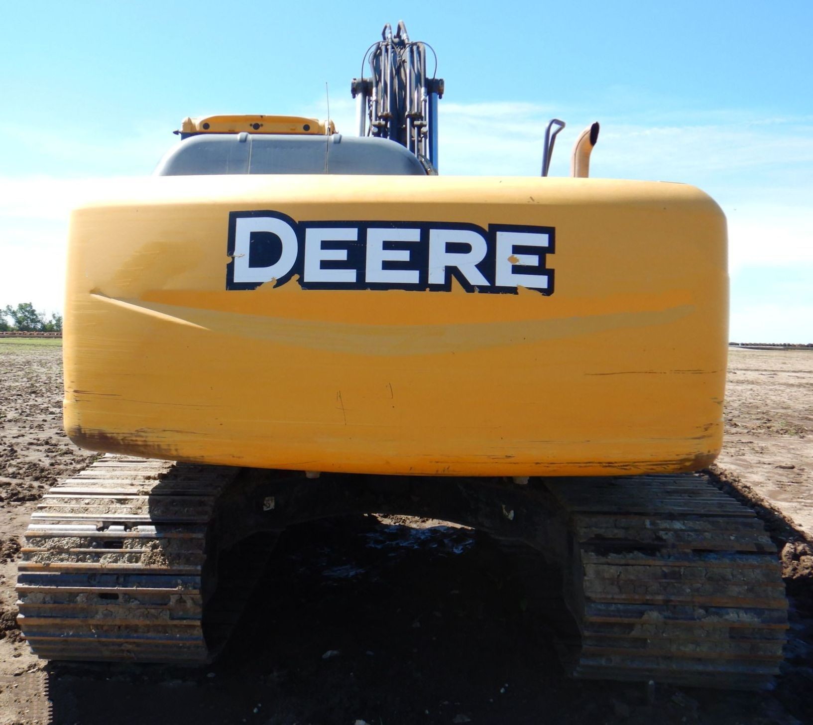 gallery 2011 John Deere 200DLC  excavator