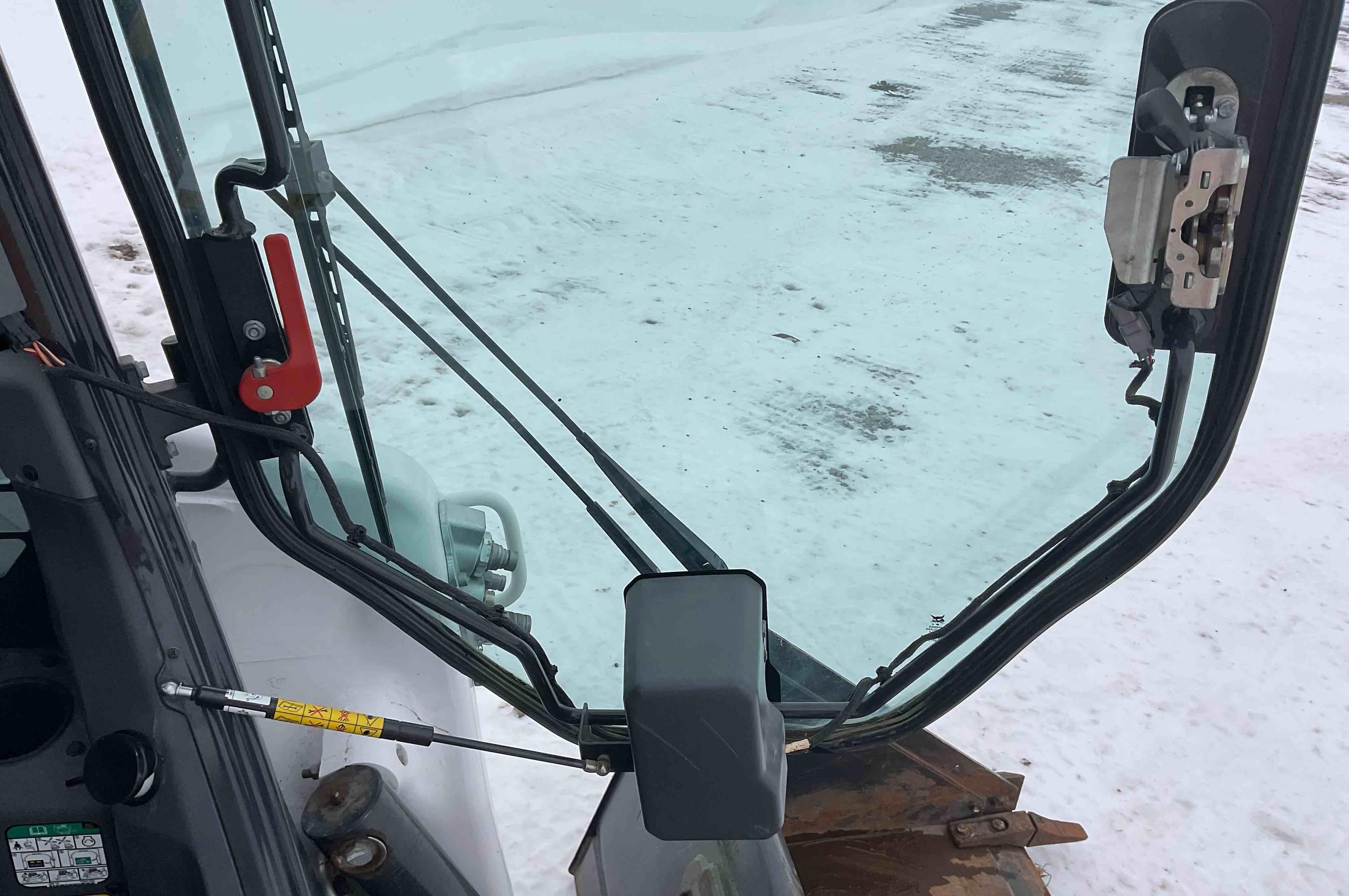 gallery Bobcat T76 R-Series Compact Track Loader