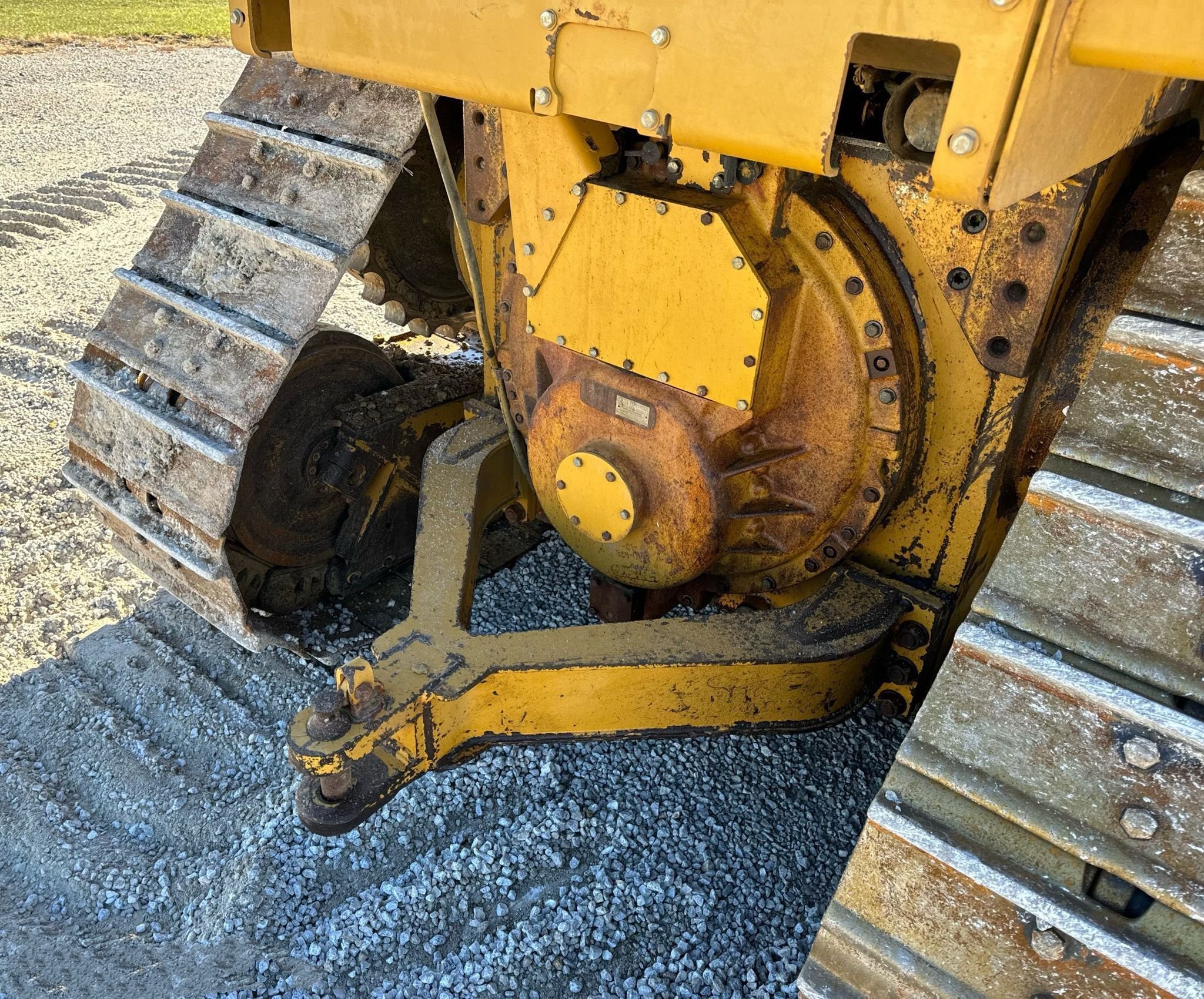 gallery 2011 Caterpillar D6T XL dozer