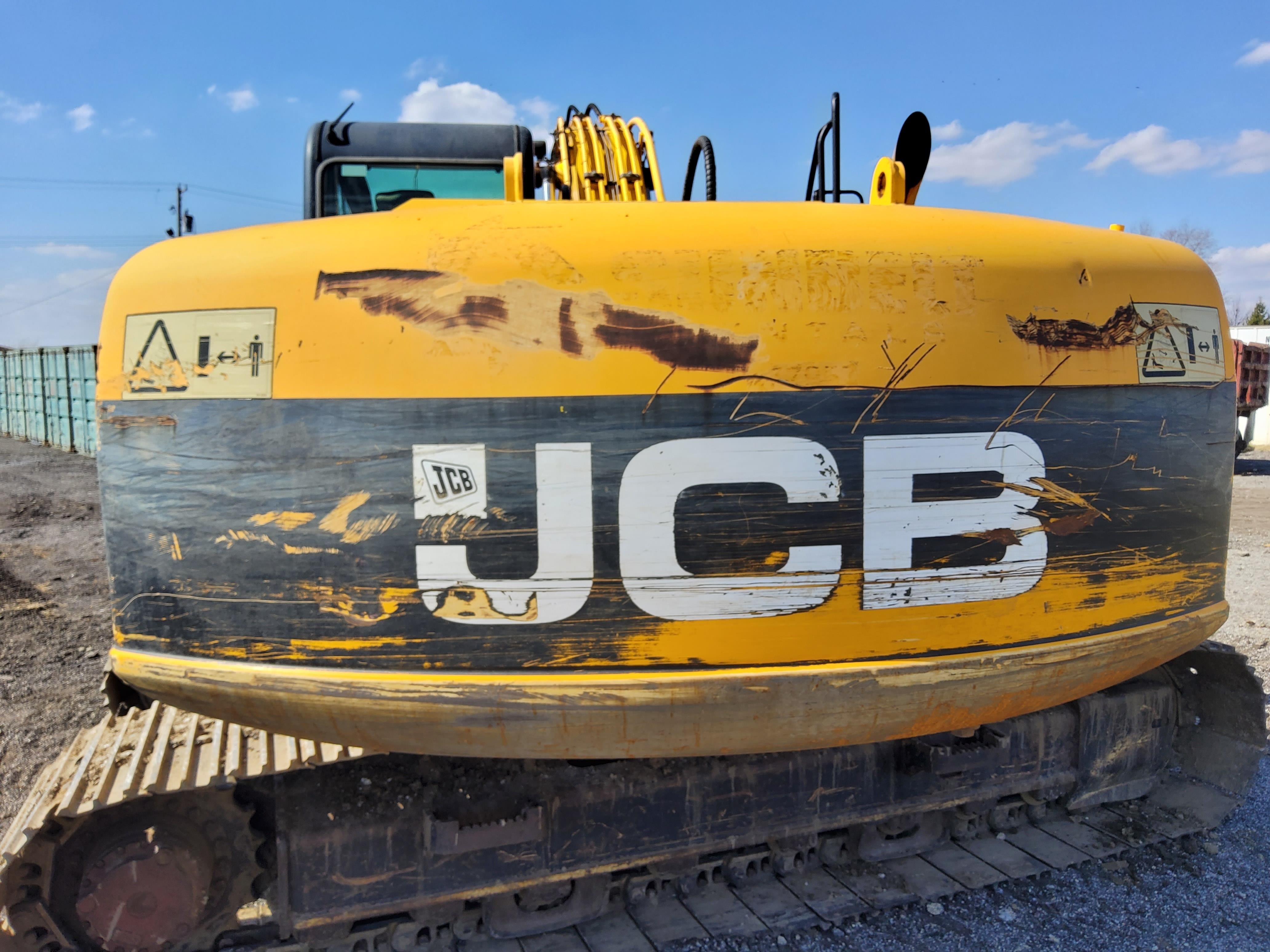 gallery 2011 JCB JS220LC Excavator