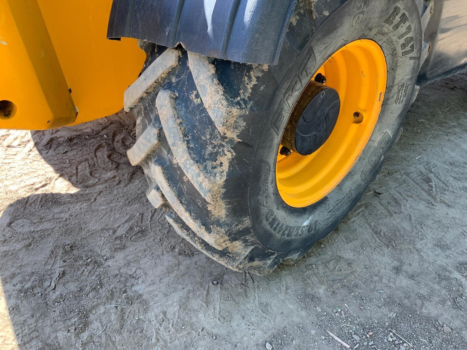 gallery 2017 Jcb 560-80AGS 4x4x4 Telehandler