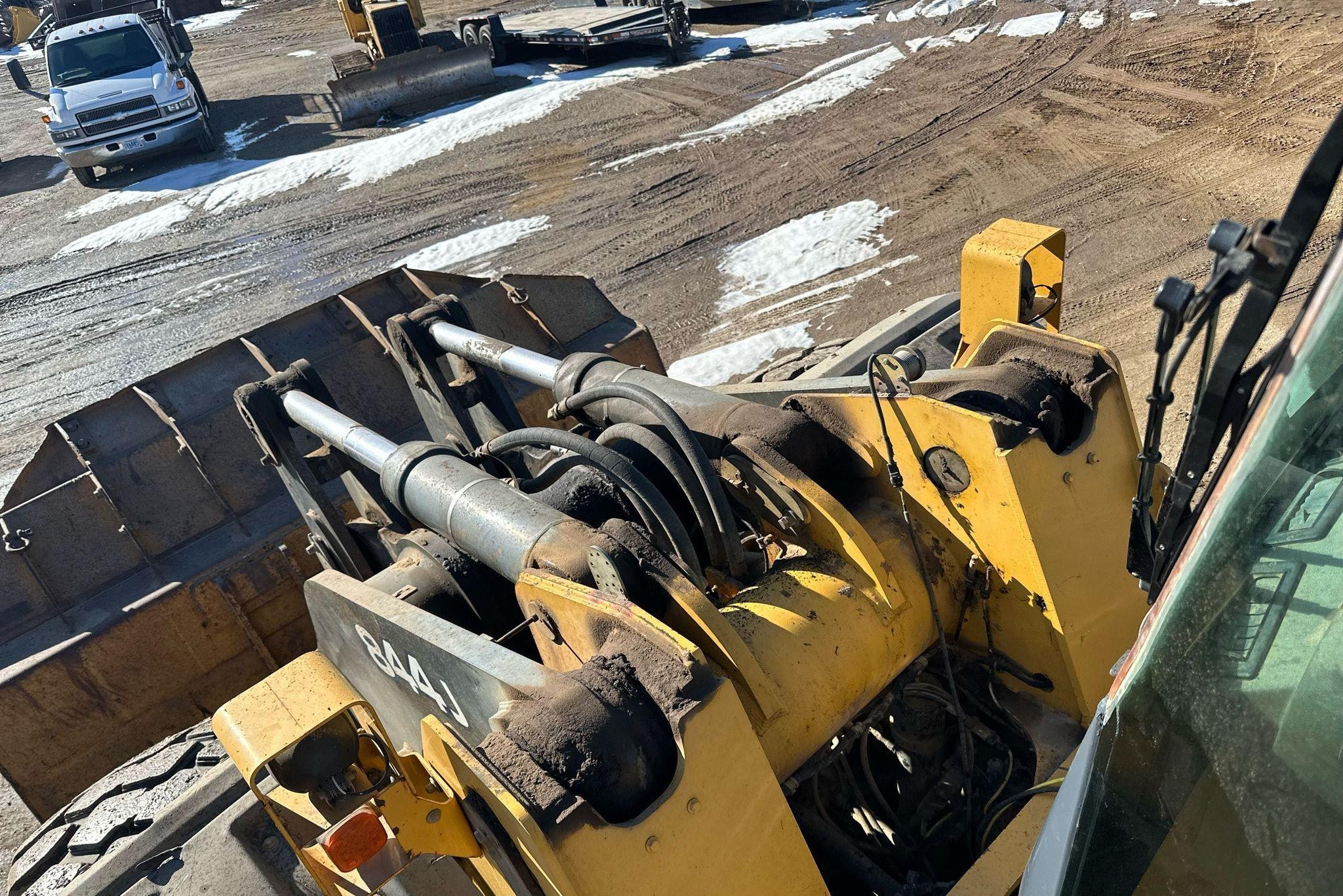 gallery 2006 John Deere 844J wheel loader