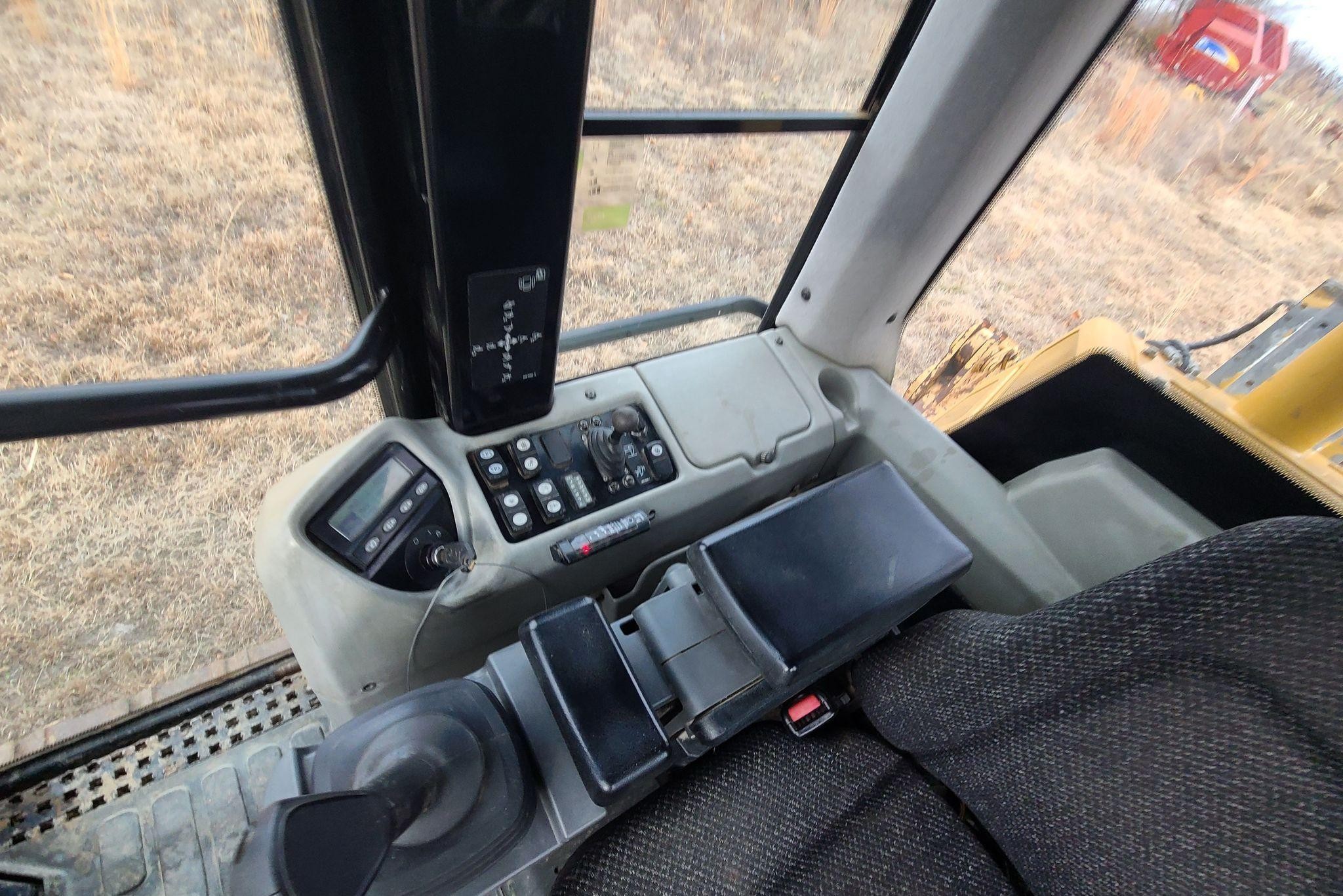 gallery 2010 Caterpillar 963D track loader