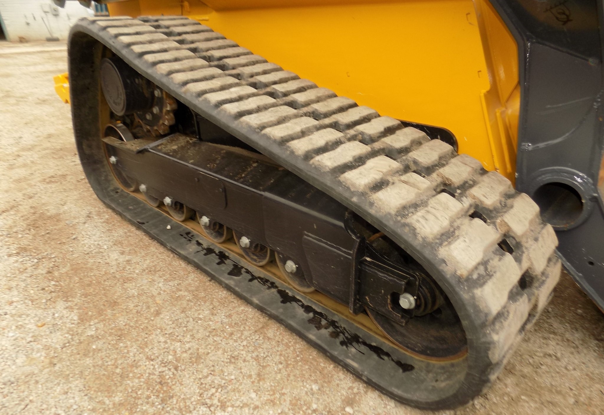 gallery 2019 John Deere 333G tracked skid steer loader1