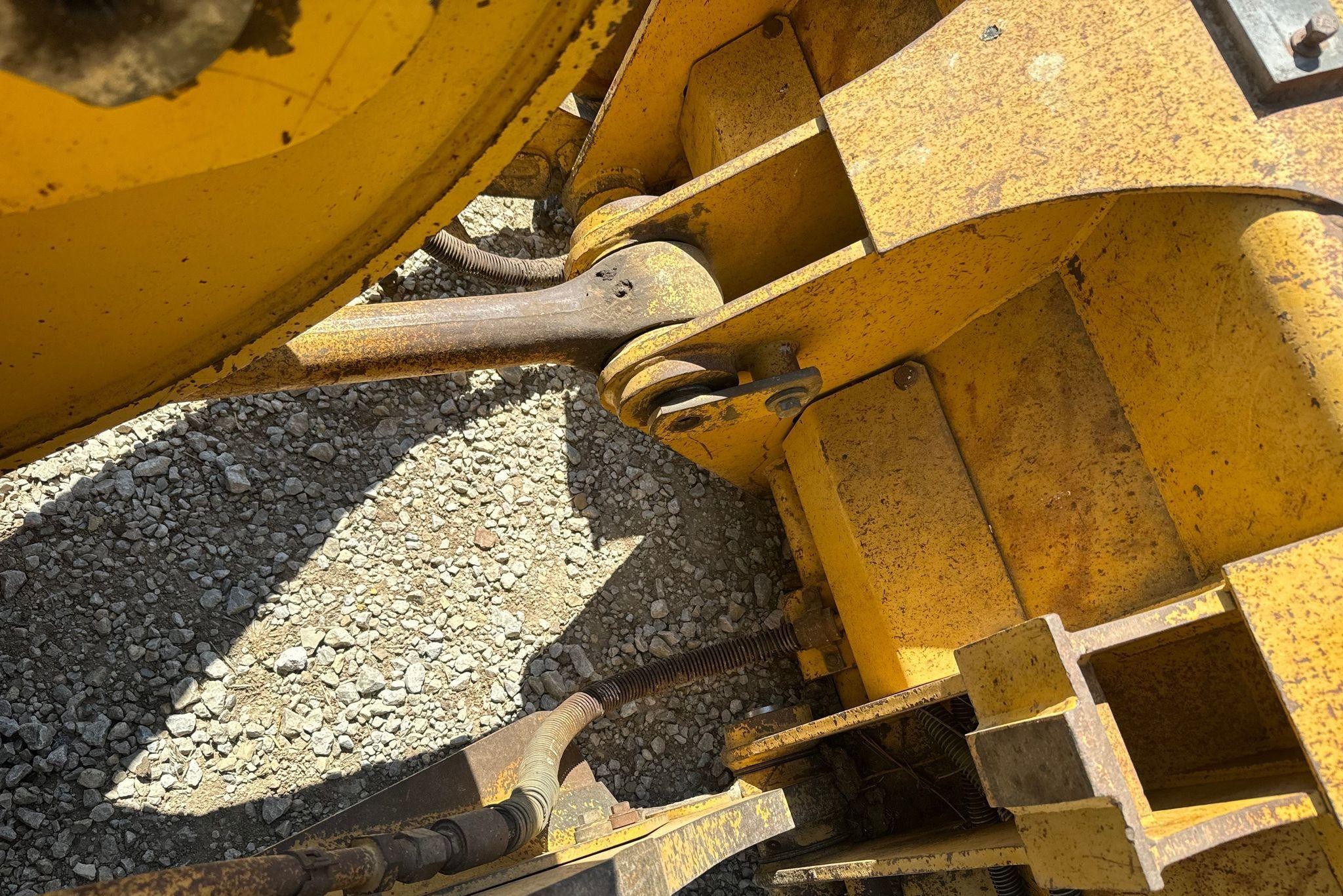 gallery 2002 Caterpillar 953C track loader