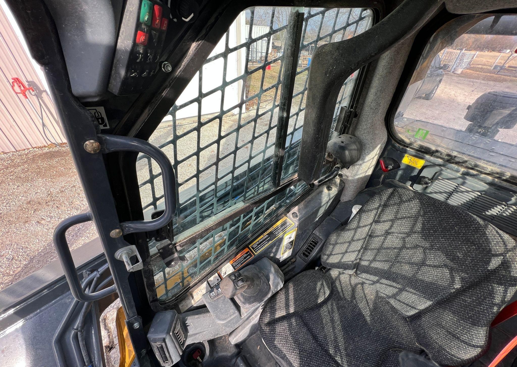 gallery 2019 John Deere 333G  tracked skid steer loader