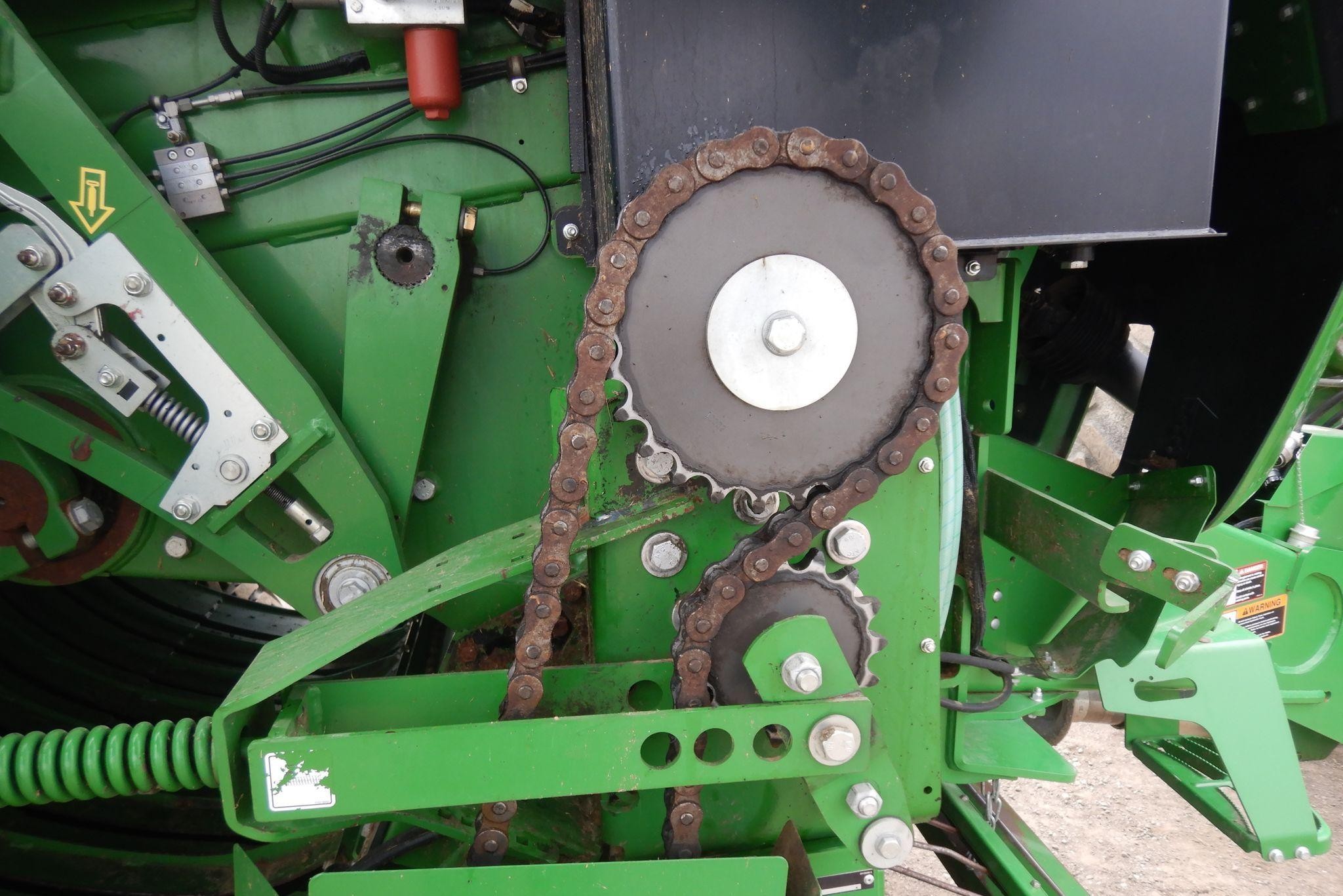 gallery 2016 John Deere L340 square baler