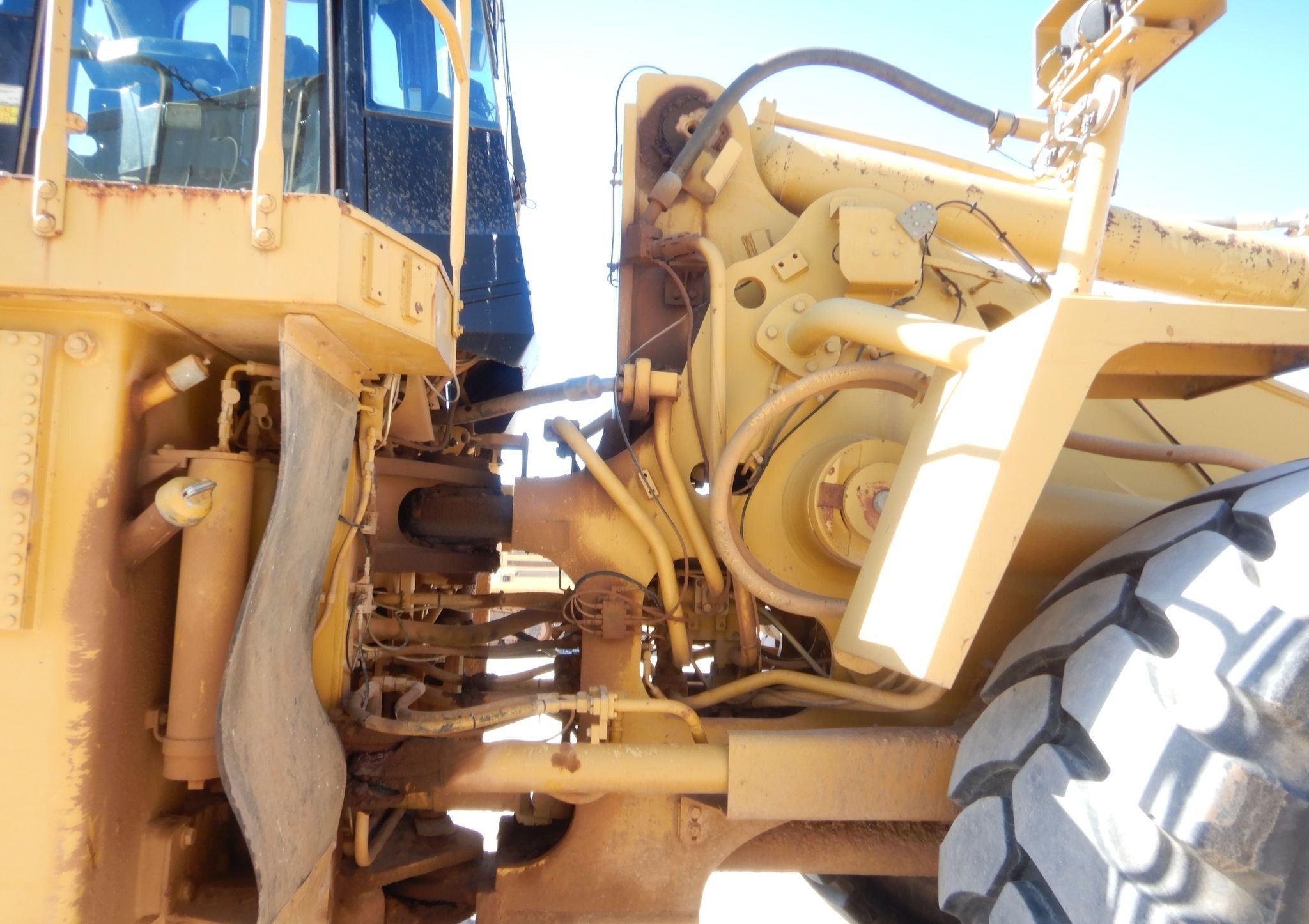 gallery 2006 Caterpillar 988H wheel loader