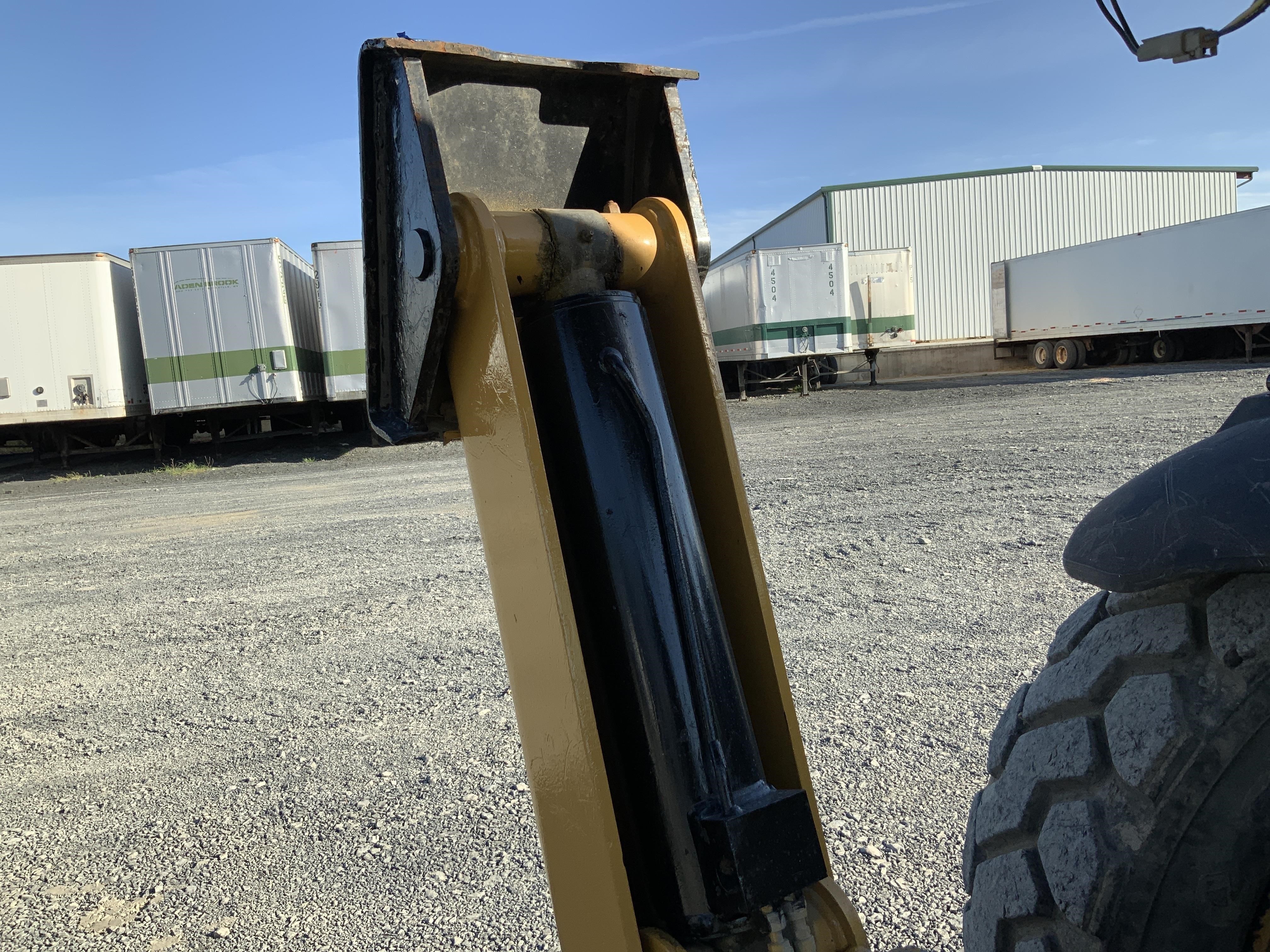 gallery 2013 Caterpillar TL1055C Telehandler