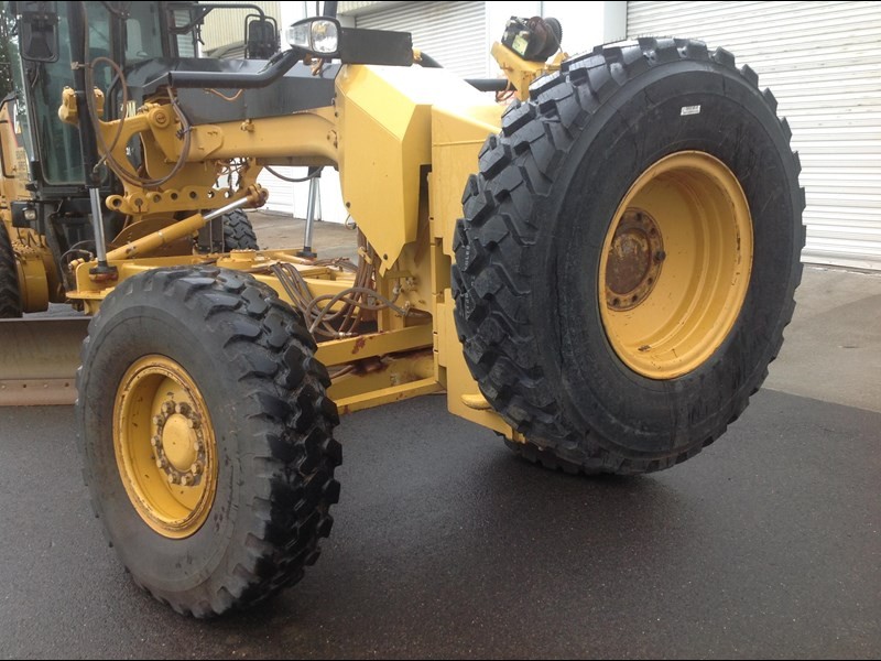 gallery 2009 Caterpillar 12M Grader