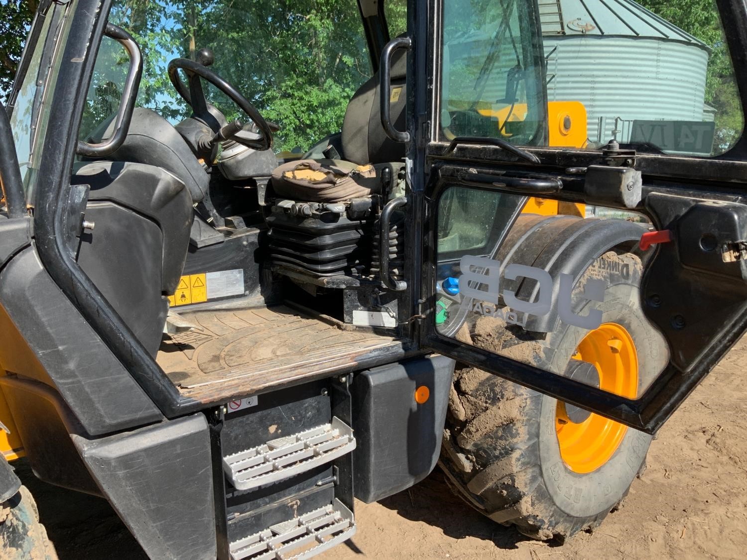 gallery 2017 Jcb 560-80AGS 4x4x4 Telehandler