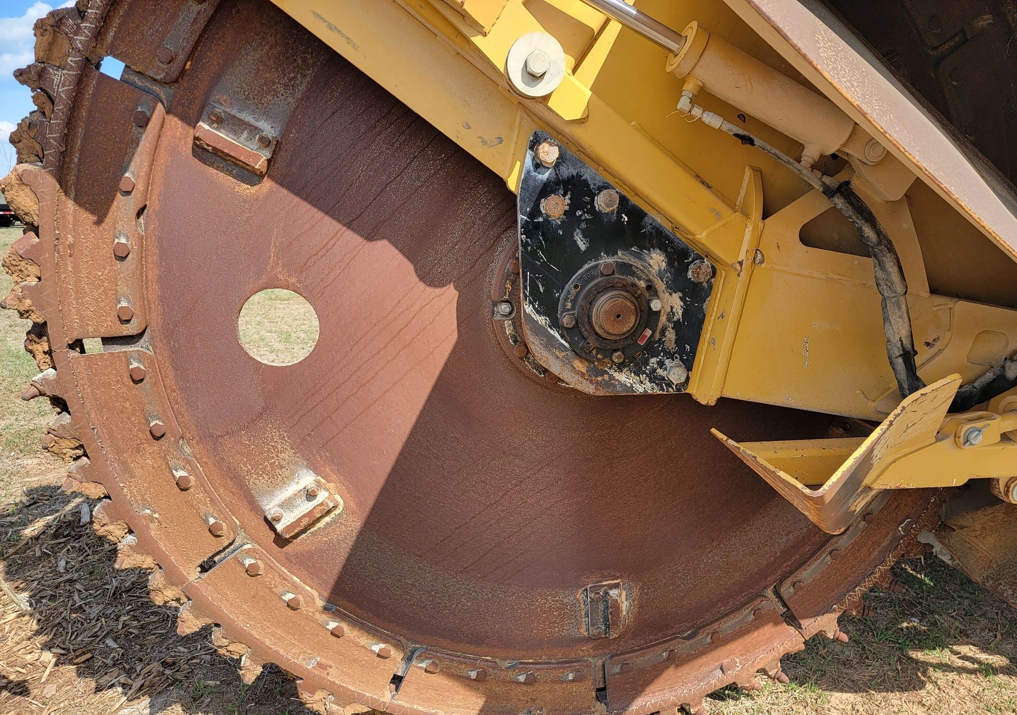 gallery 2013 Vermeer RTX1250 rock saw